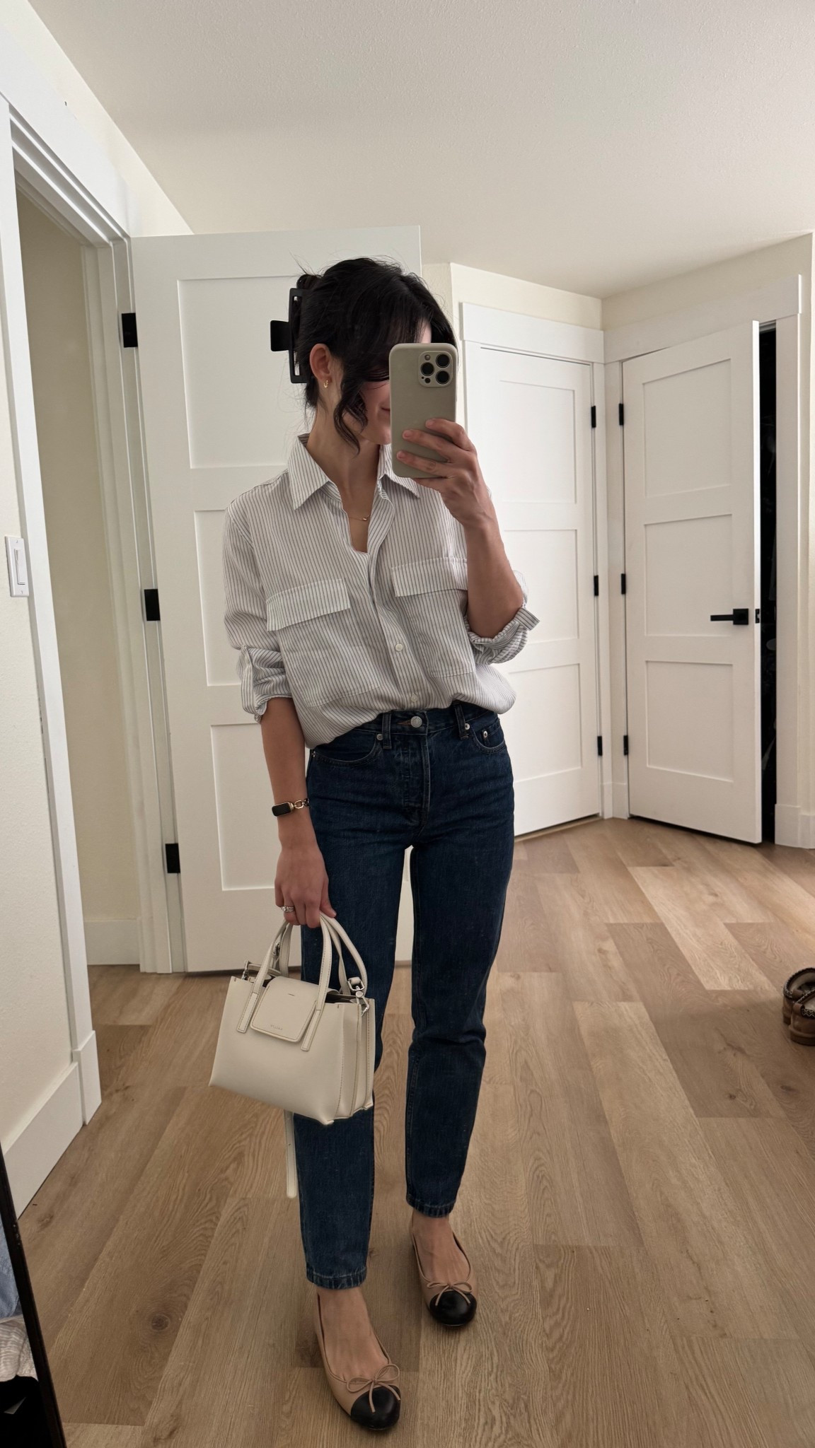 Jeans size 24 shorter inseam 
Top XS! 
Ballet flats tts 
Use code elana25 for the purse! 

#LTKPetite #LTKSaleAlert #LTKootd