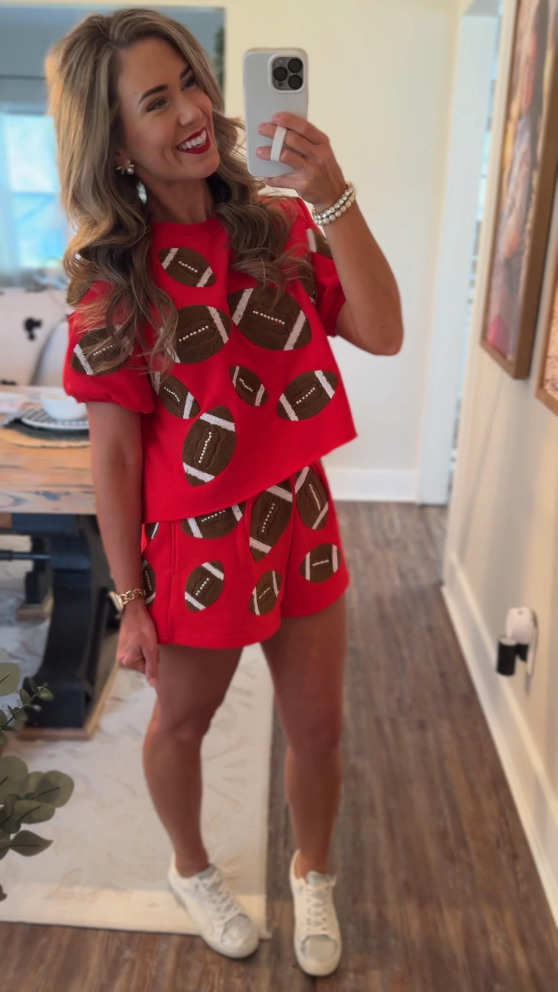 Game day OOTD

Queen of sparkles. Football.
Game day. Go dawgs. Fall.
Sports.

#LTKSeasonal #LTKU
#LTKStyleTip