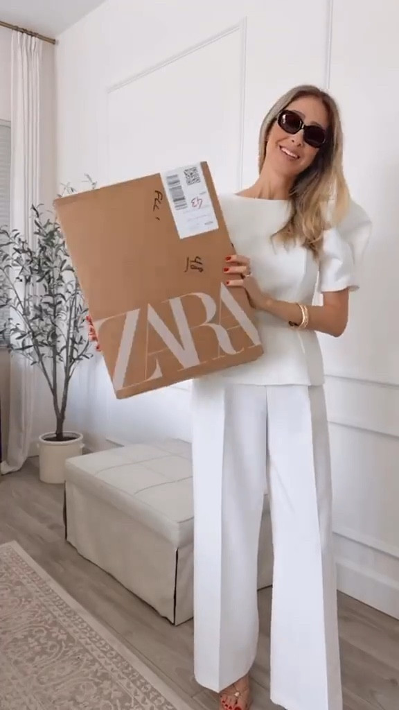 My latest Zara purchases 
All run tts, wearing a size small 
Elegant and chic pieces that I will be wearing during Spring & summer 




#LTKSeasonal #LTKU #LTKootd