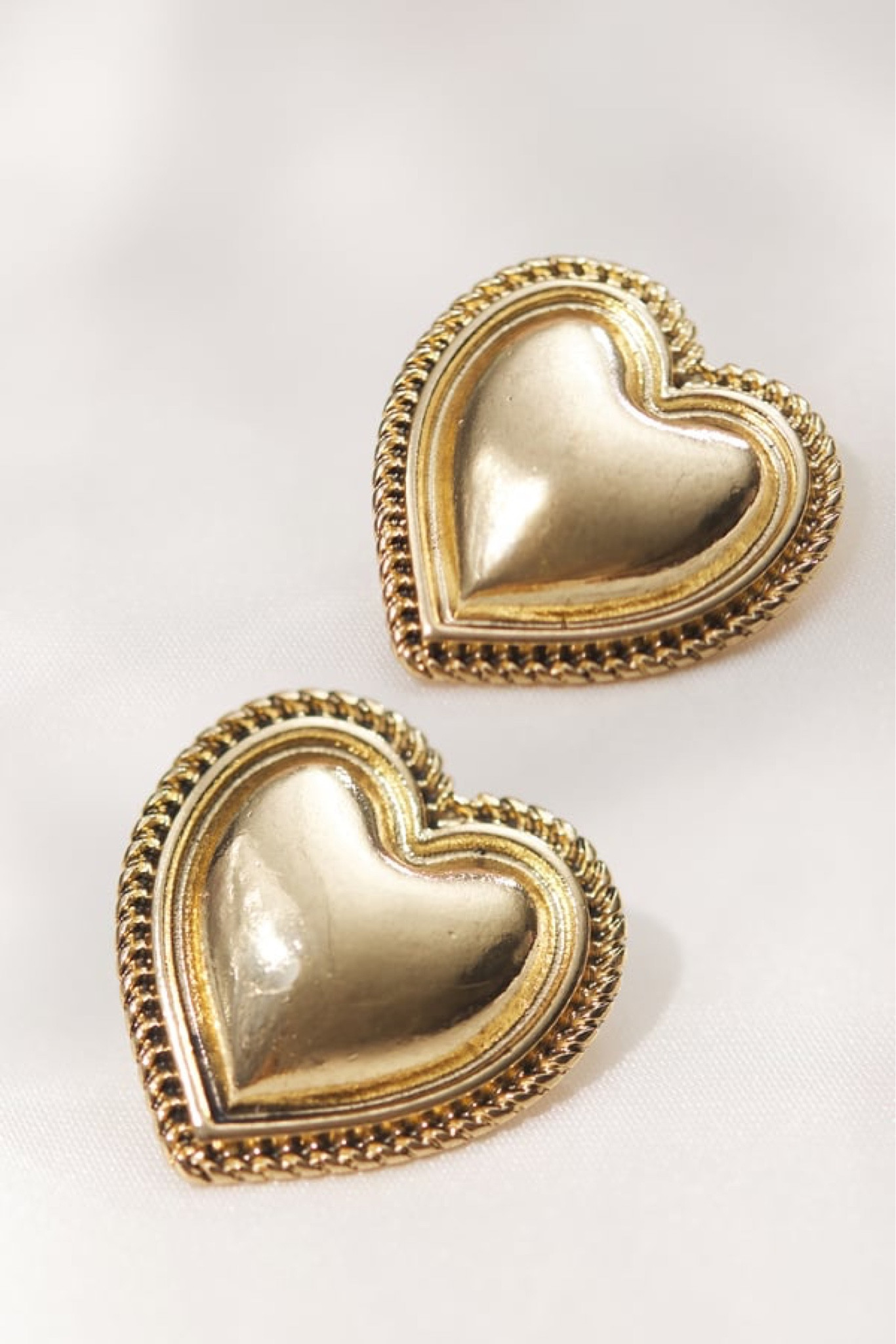 ♥️Altar’d state heart pendant earrings ♥️

#LTKStyleTip #LTKSeasonal #LTKGiftGuide