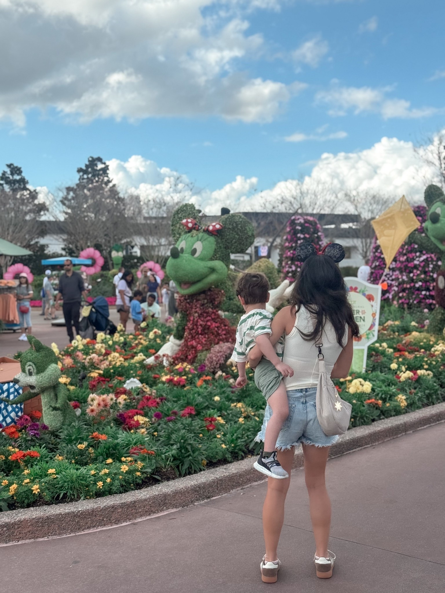 Epcot outfit

Bag is brixley

Disney world style, Disney world outfit, Disney style, Disney outfit, Disney style inspo, Disney mom outfit, Disney keychain

#LTKootd #LTKmomlife #LTKPetite