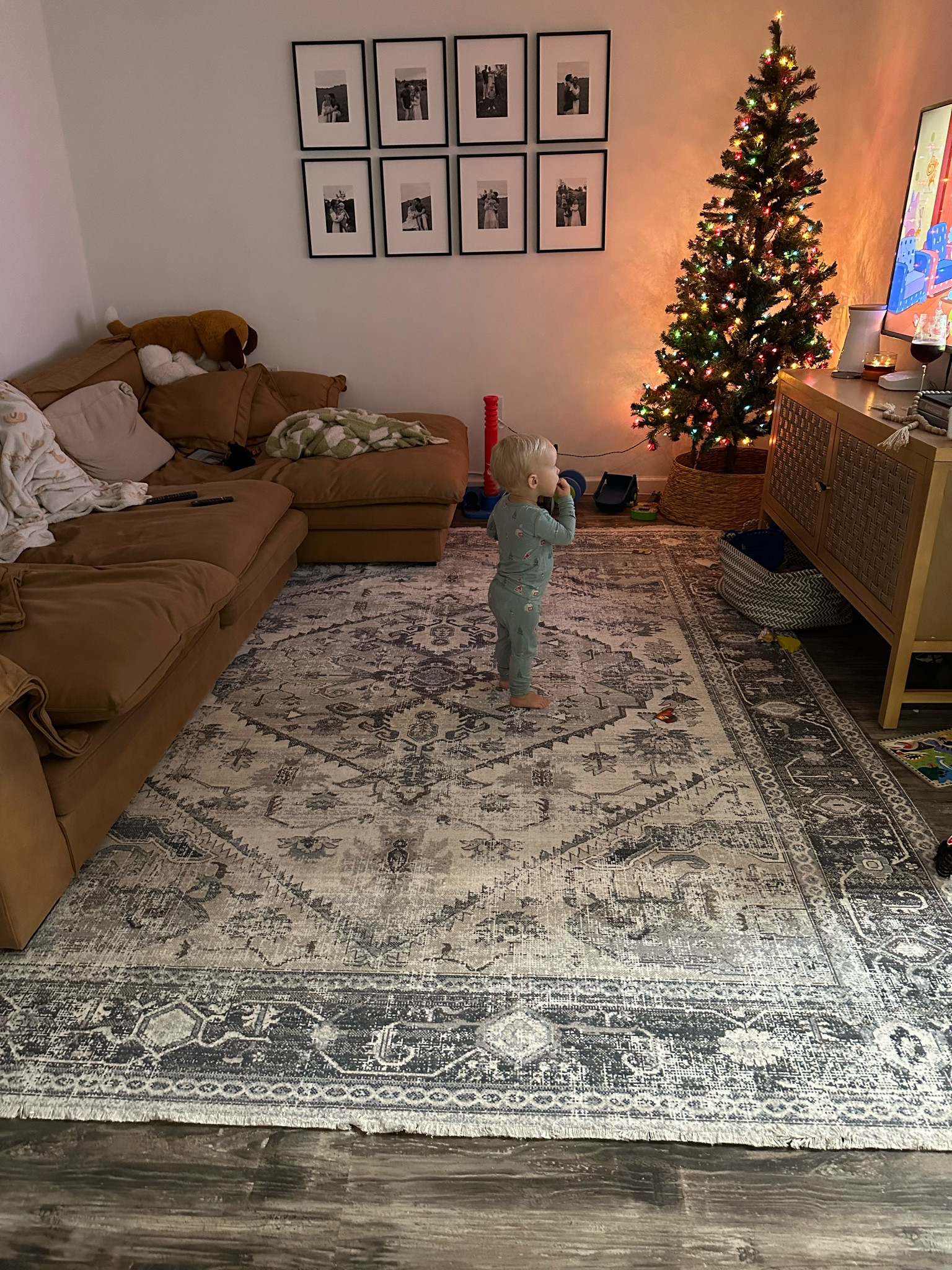 Living room rug! 8x10