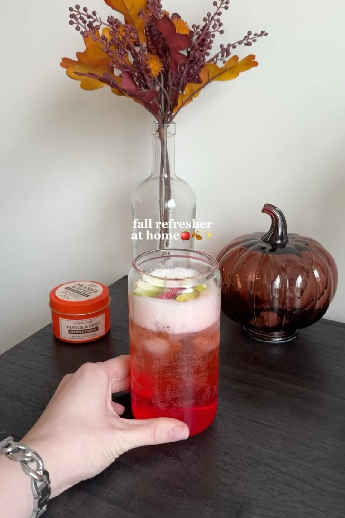 Apple refresher at home🍎🍂 #applerefresher #applecrisp #applecrisprecipe #refresher #refreshersathome #starbucksrefreshers #falldrink #falldrinks #drinks #weekend #coffee #delicious #bhfyp #dance #dinner #foodstagram #foodphotography #beer #cafe #wine #drinks #restaurant #bar #drink #cocktails #cheers #nightlife #happyhour #cocktail