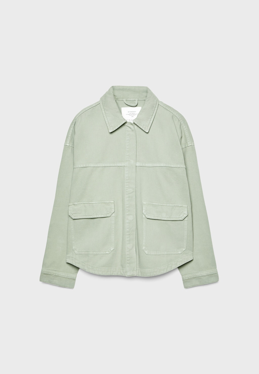 Overshirt with a lapel collar and long cuffed sleeves. Front patch pockets with flaps and inner buttons. Front fastening with hidden snap-buttons. Available in several colours. | Stradivarius (UK)
