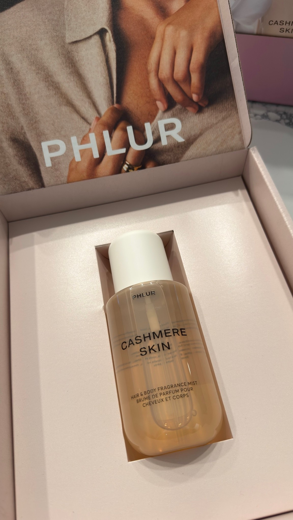 Scroll to shop! ✨ One of my favorite fragrances. Everything is linked below.👇🏾

Fragrance: Cashmere Skin

Desliza para comprar. ✨ Una de mis fragancias favoritas.

📲 Download the free LTK app & follow me @kirasfashionfinds to shop all my daily finds.

#LTKSaleAlert #LTKselfcare #LTKBeauty