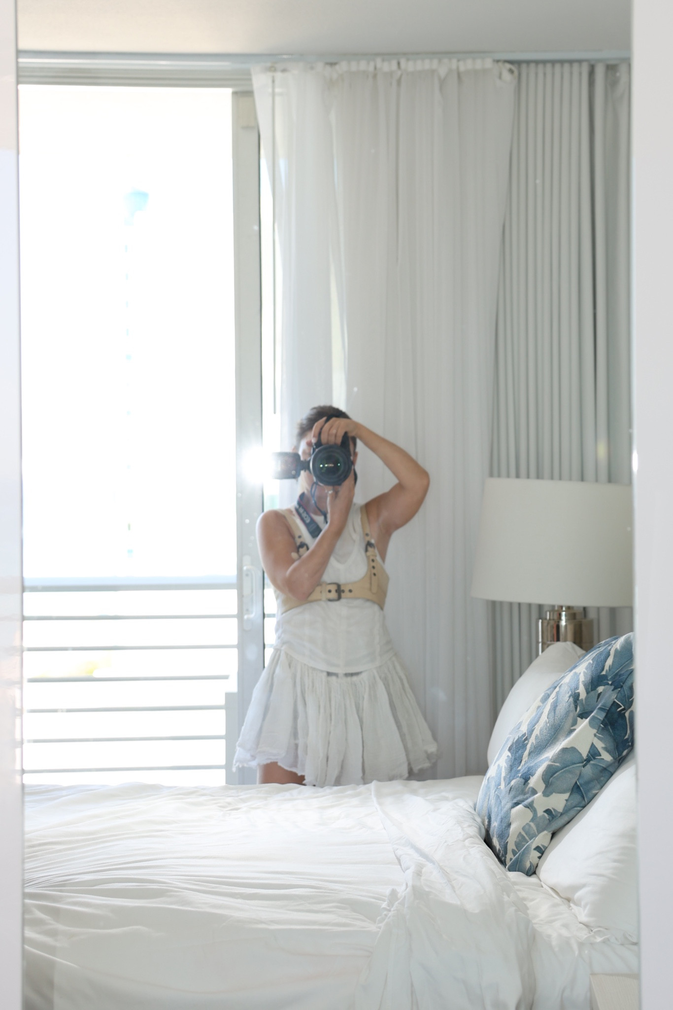 My favorite camera equipment 
Canon r6 mark ii 
Lens sigma 50 mm 1.4
Connector canon RF 
Canon RF 24-70 2.8
