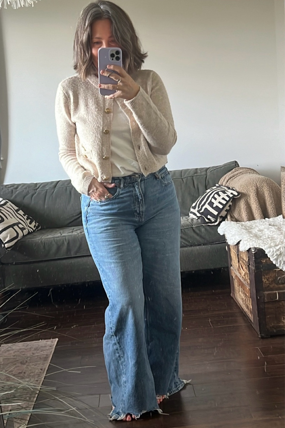 American Eagle Cardigan - small
American Eagle Dreamy Drape Wide Leg Jeans - 10 short

#LTKFindsUnder50 #LTKMidsize #LTKOver40