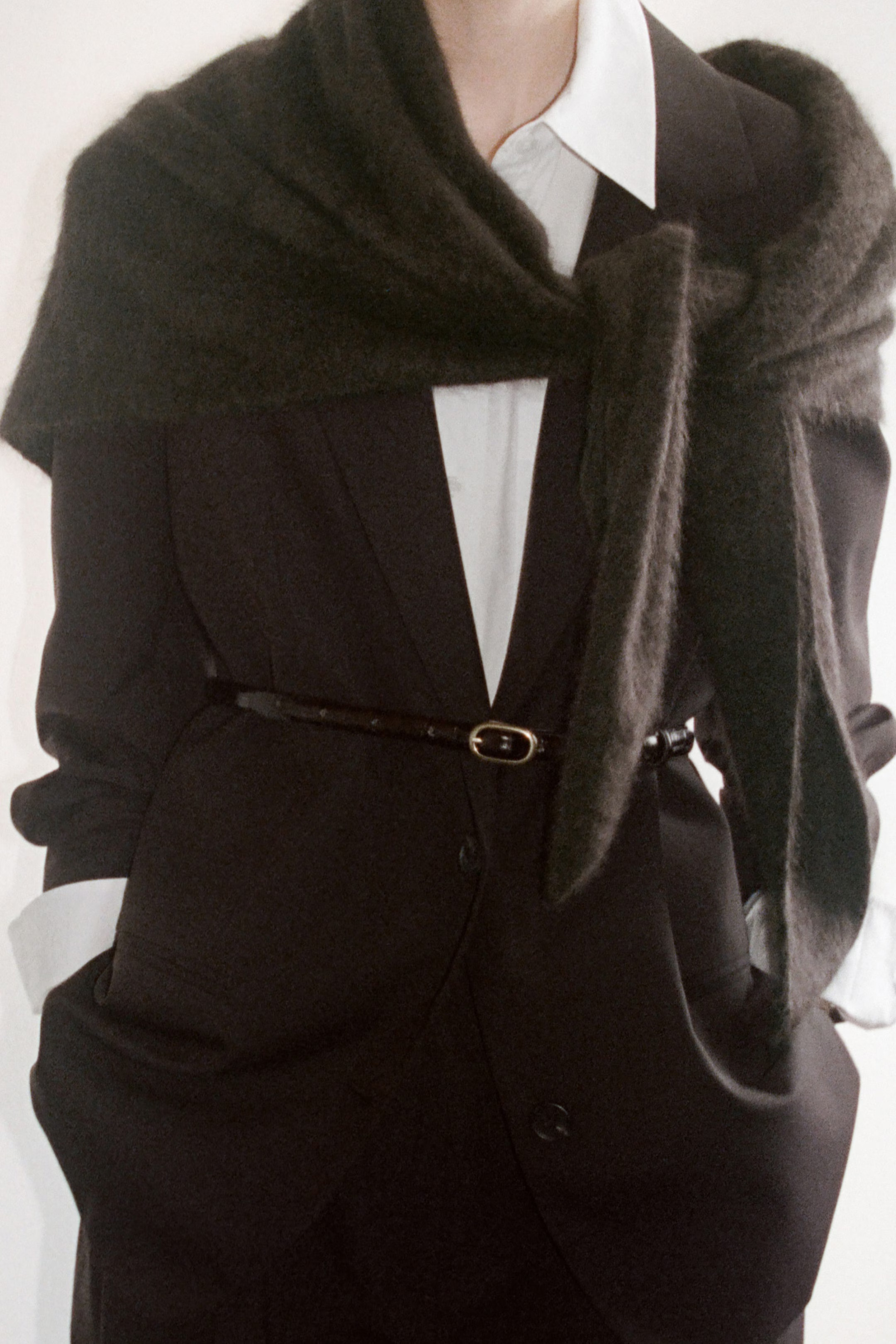 BRUSHED-CASHMERE TRIANGLE SCARF - DARK BROWN | COS GB | COS UK