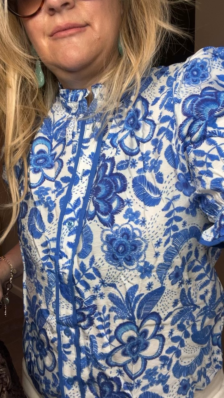  ✨Tap the bell, save and ❤️ for over 40 fashion, midlife style, midsize fashion and luxury looks for less. 

Code Lindsey15 for extra 15% off

I spent years sucking it in. Hiding. Avoiding bright clothes. And one day I just… stopped. 🤍 This is my midlife belly. Size 10/12. 47 years old. And even with my recent 10 lb  weight gain, I have never felt more like myself in these pieces .👯‍♀️ Save it, share it, spread the word, midlife comfort starts here. 

#midlifebelly #over40fashion #midsizestyle #bodyconfidence #over40andmidlife 

Follow my LTK @Over40andmidlife on the @shop.LTK app to view this post and get my exclusive app-only content!

#liketkit 
@shop.ltk
https://liketk.it/62bE6

#LTKOver40 #LTKMidsize #LTKSaleAlert