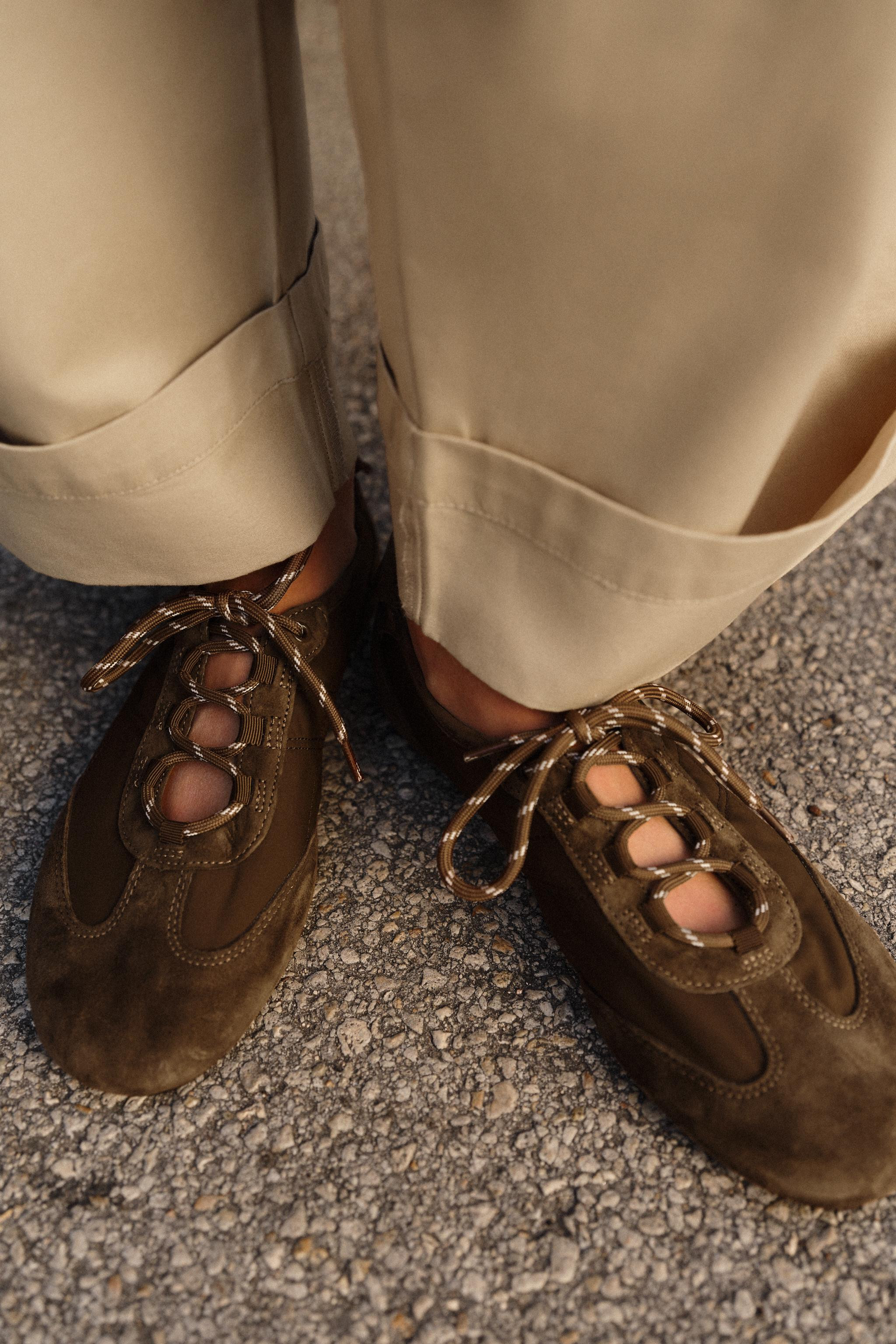 BALLERINES EN MATIÈRES VARIÉES | Zara FR