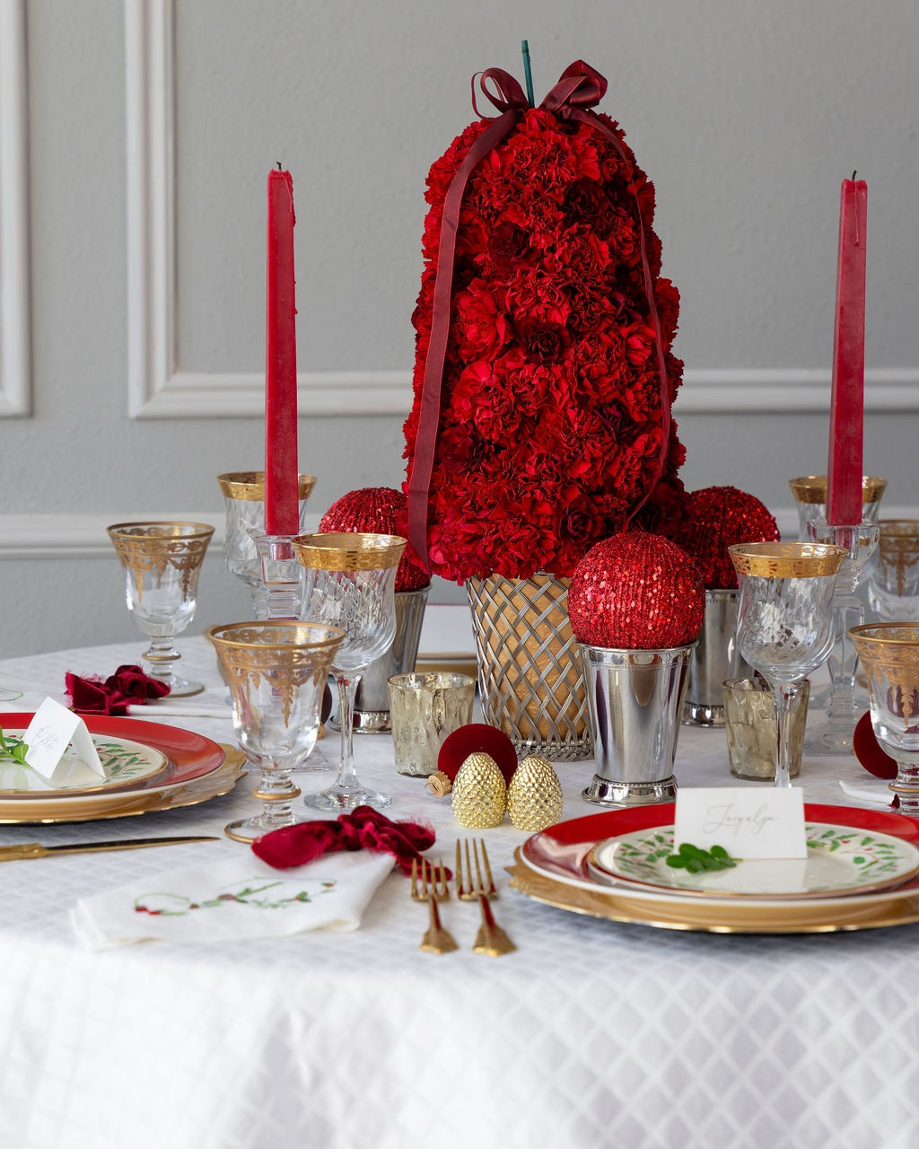 Create an easy Christmas centerpiece and elegant holiday topiary with pretty carnations. Go to @ivoryandnoire for the directions. 
#christmascenterpiece #carnationtopiary
christmasflorals #redchristmas 

#LTKHoliday #LTKSeasonal #LTKHome