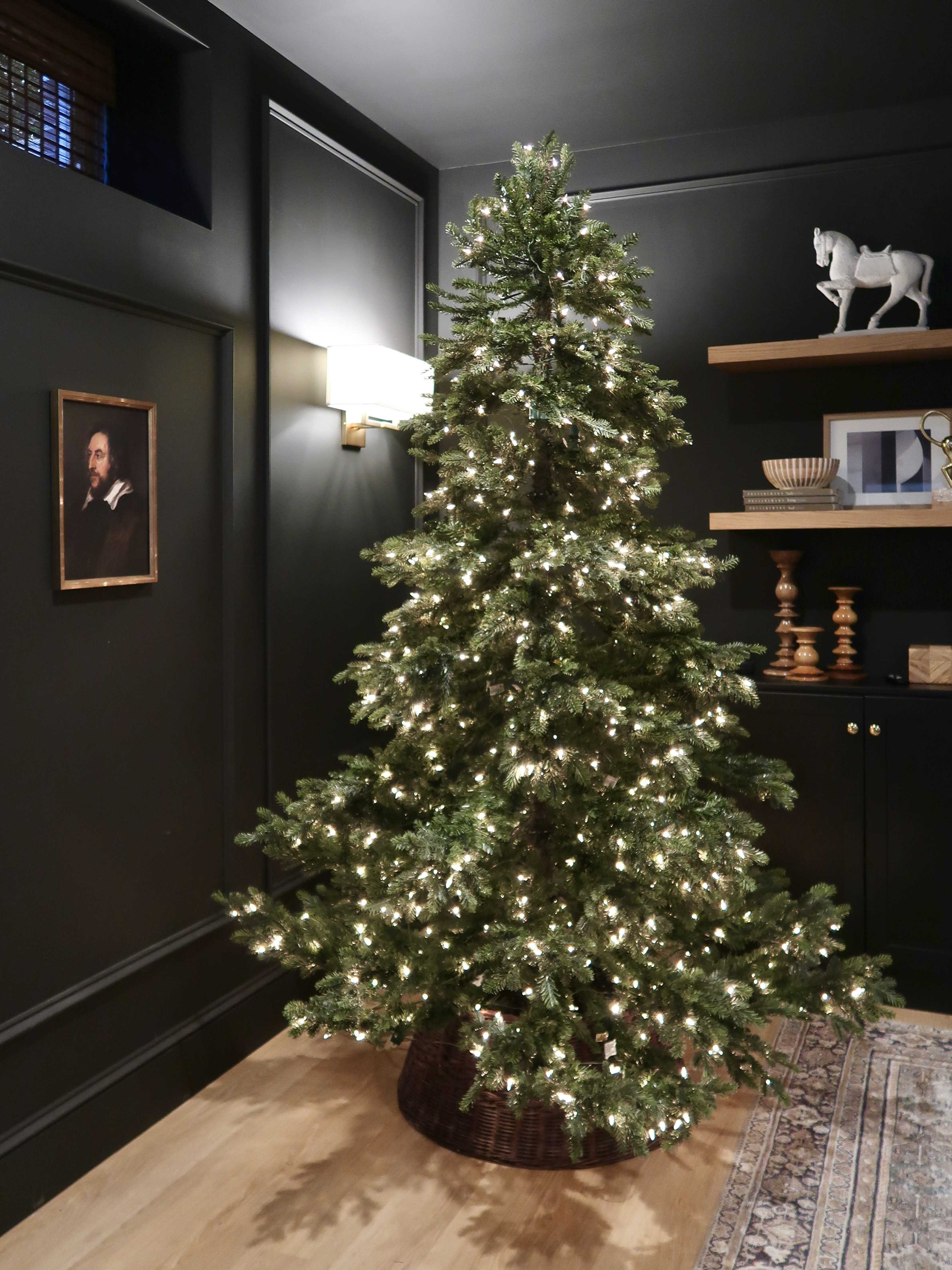 This Christmas tree looks just as good naked as it does all dressed up and it's currently under $200!

 

 #LTKHoliday #LTKSeasonal #LTKHome