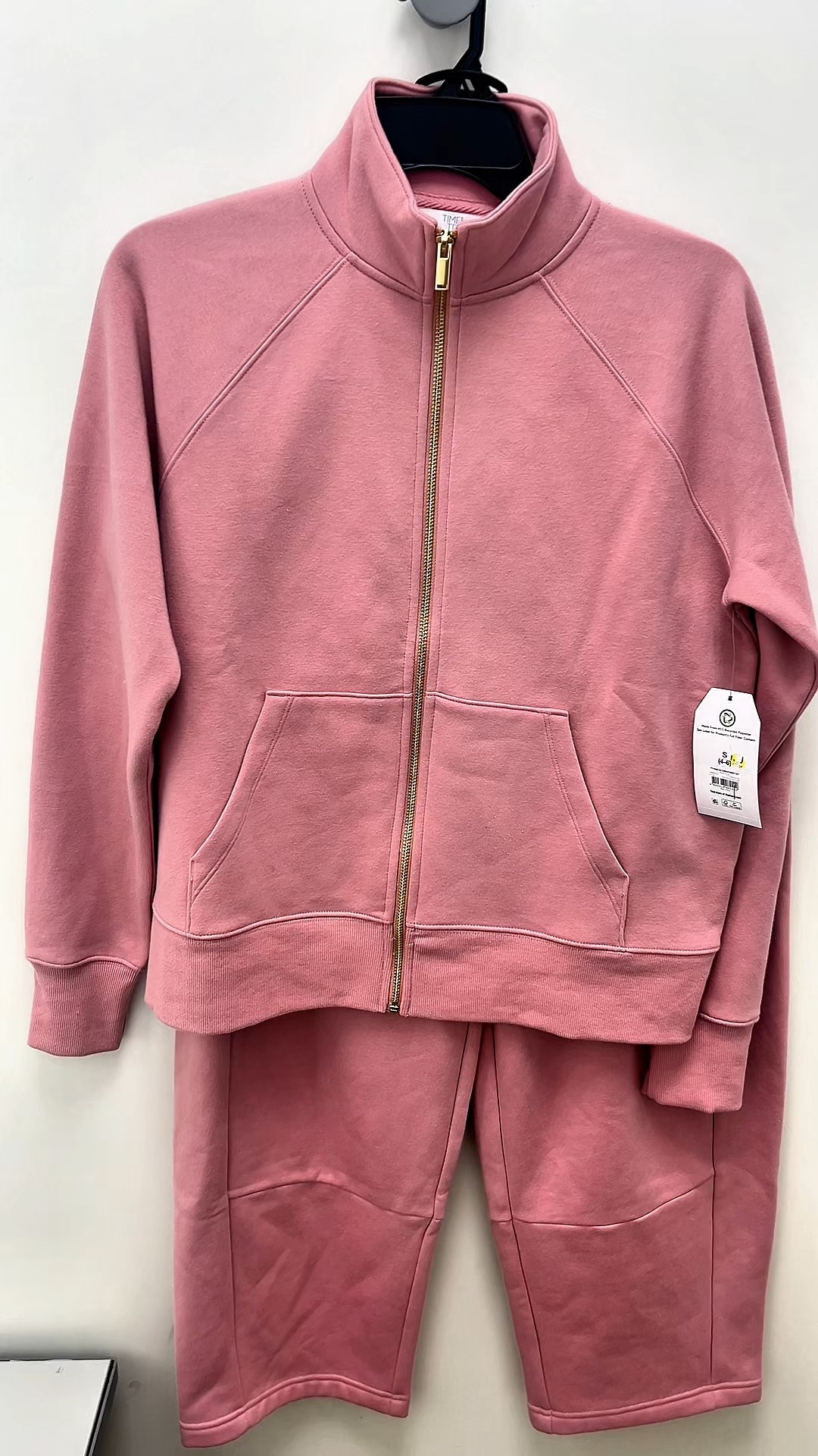 Let’s try on this fleece barrel two piece set from @walmart 

#LTKvlog #LTKootd #LTKgrwm