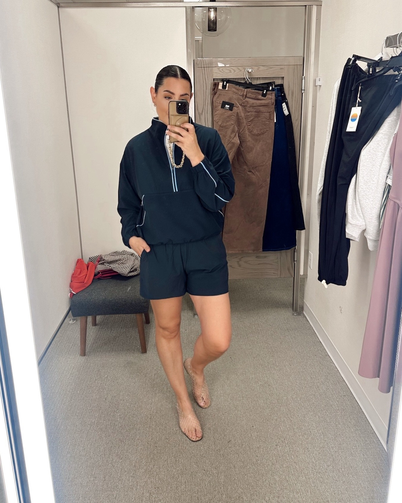 Love these Vuori shorts!! I am in the large, perfect loose fit. They're lightweight and stretchy. 

I'm int he large of the pullover -- easy relaxed fit. Lighter weight than I was expecting! 

I'm in the large of the tee, it is a touch sheer FYI. 

 