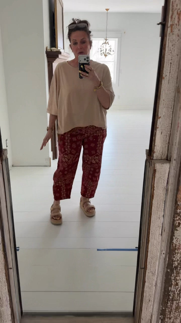 I just got these floral baggy barrel jeans from Amazon and I love them. I even like this shade of red. They do run true to size. 

#LTKgrwm #LTKootd #LTKMidsize