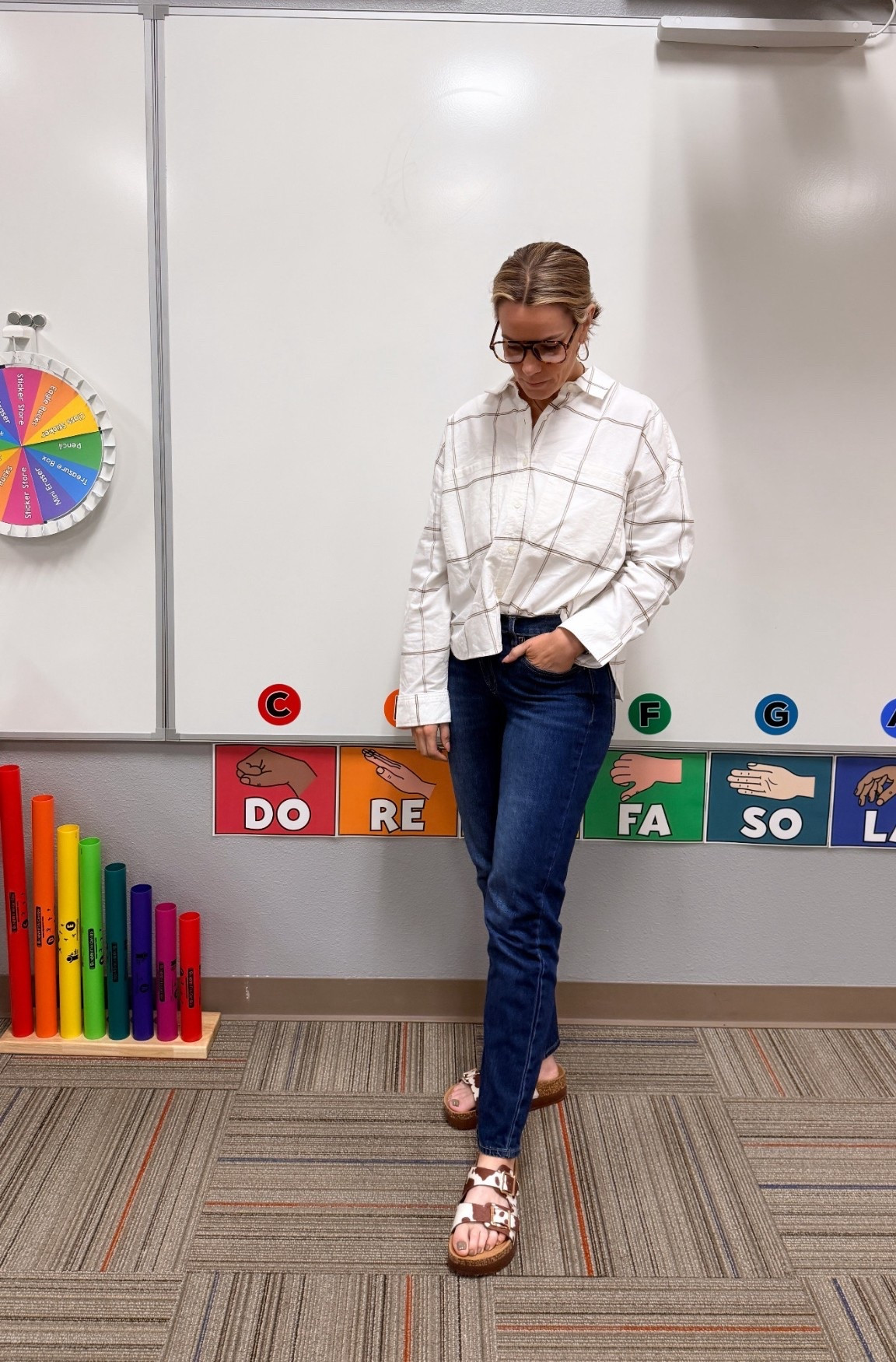 A Monday outfit formula I’ll always love: classic button-up + straight leg denim + one fun shoe 🤎

The cow print sandals added just enough personality while keeping everything easy and wearable.

Perfect for school, errands, or everyday life. 🤎

#LTKWorkwear #LTKootd