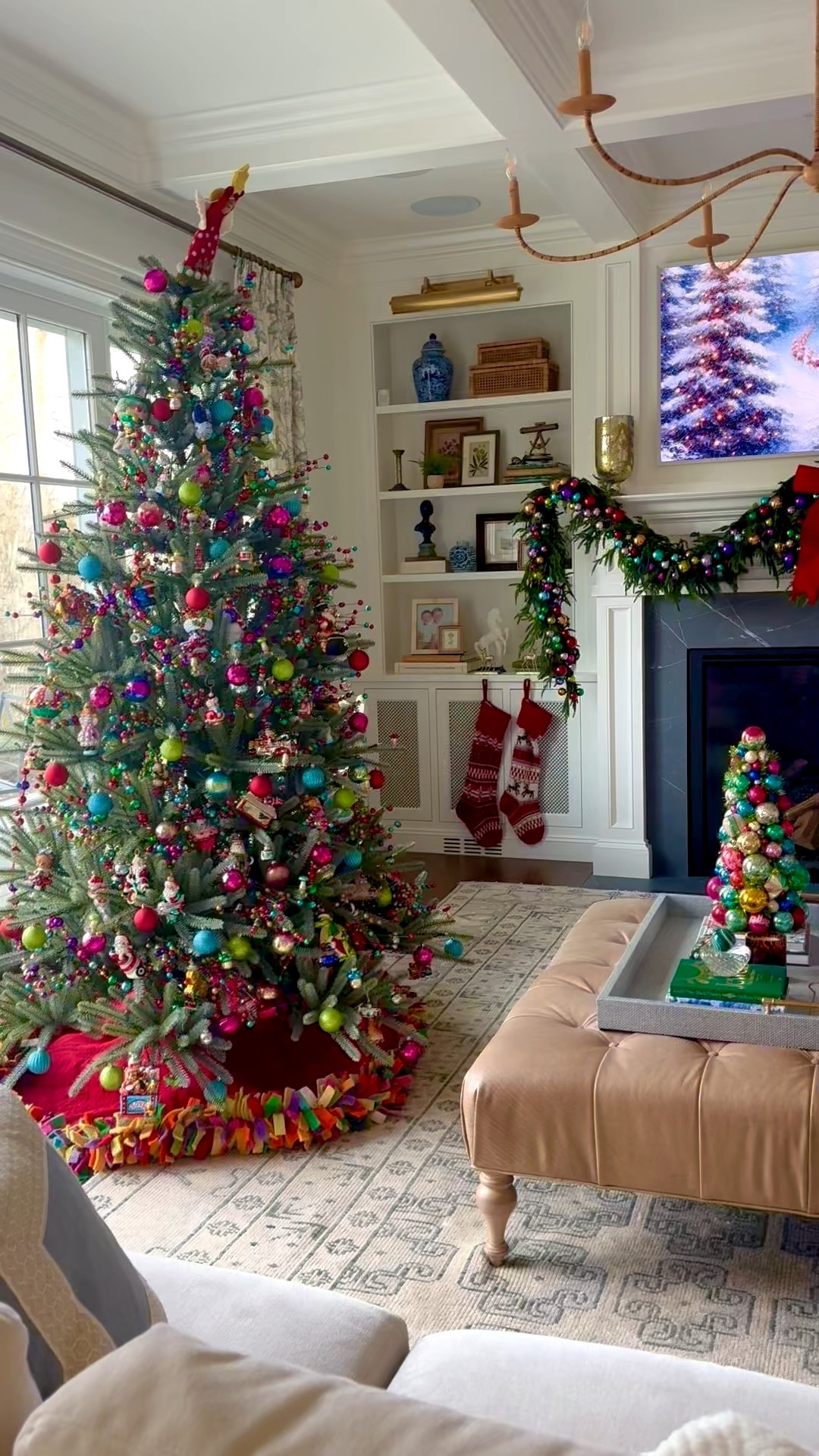 Getting my home Christmas-ready with these cozy touches from @Wayfair! Can’t wait for another beautiful season!
#wayfairpartner #wayfair #ad