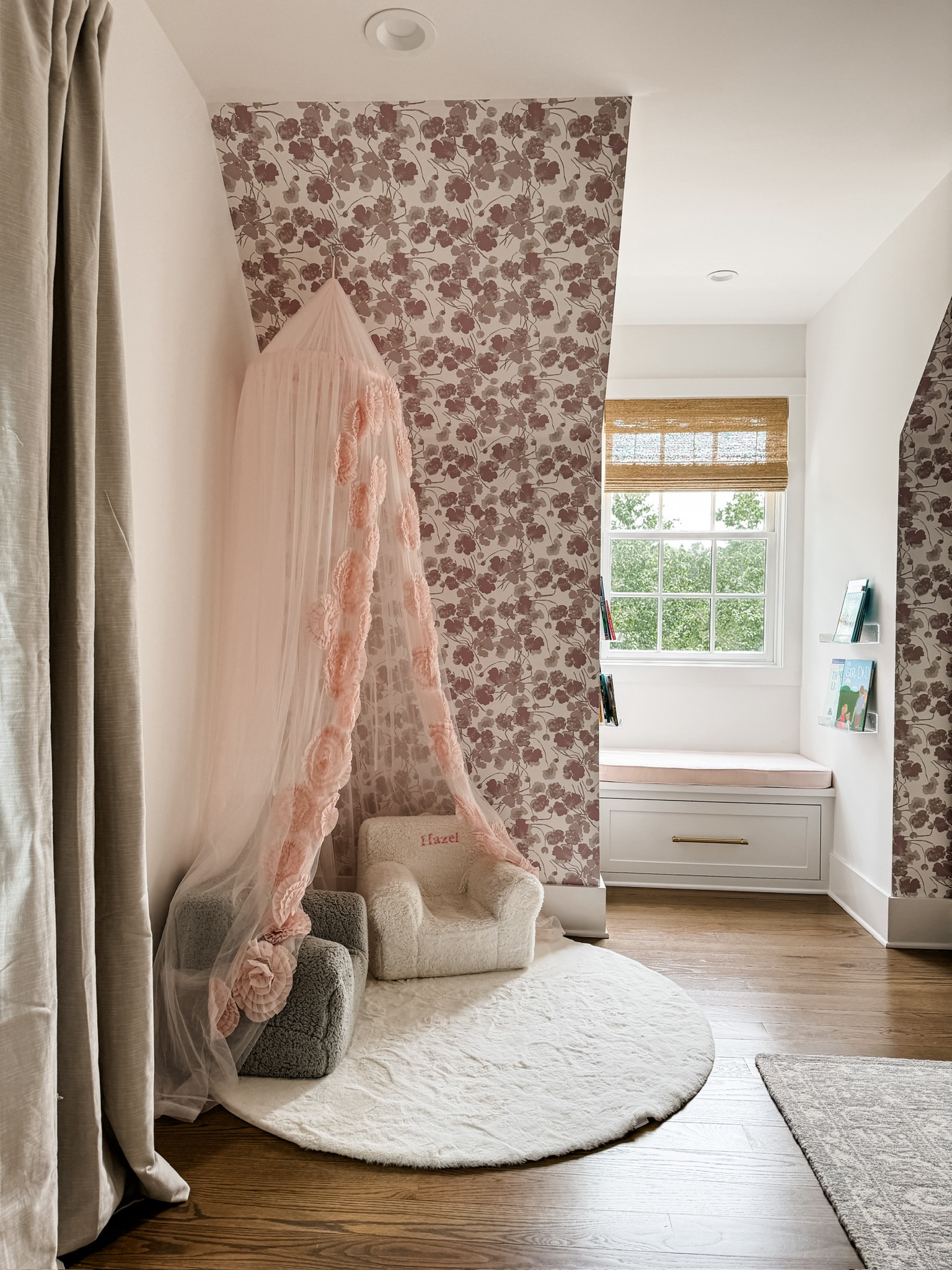 Love this little corner in the playroom!

Loverly Grey, home finds, home decor, playroom, kids, family 

#LTKHome #LTKKids #LTKFamily