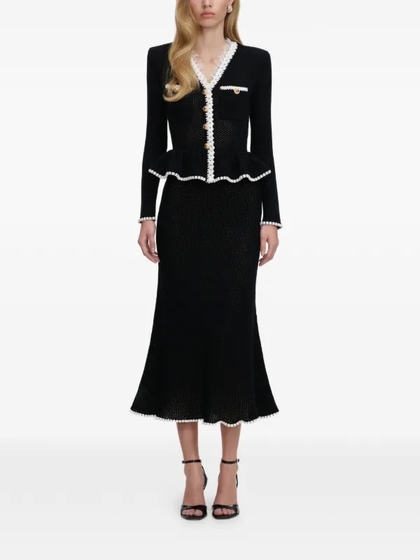  Self-Portrait lace-trim peplum midi dress

Highlights
Sizes available in Xs, S & M
black
lace trim
peplum waist
button fastening
long sleeves
mermaid silhouette
mid length

Composition
Outer: Cotton 60%, Linen/Flax 23%, Polyamide 17%
Lining: Viscose 77%, Polyamide 23%

#LTKValentine #LTKTall