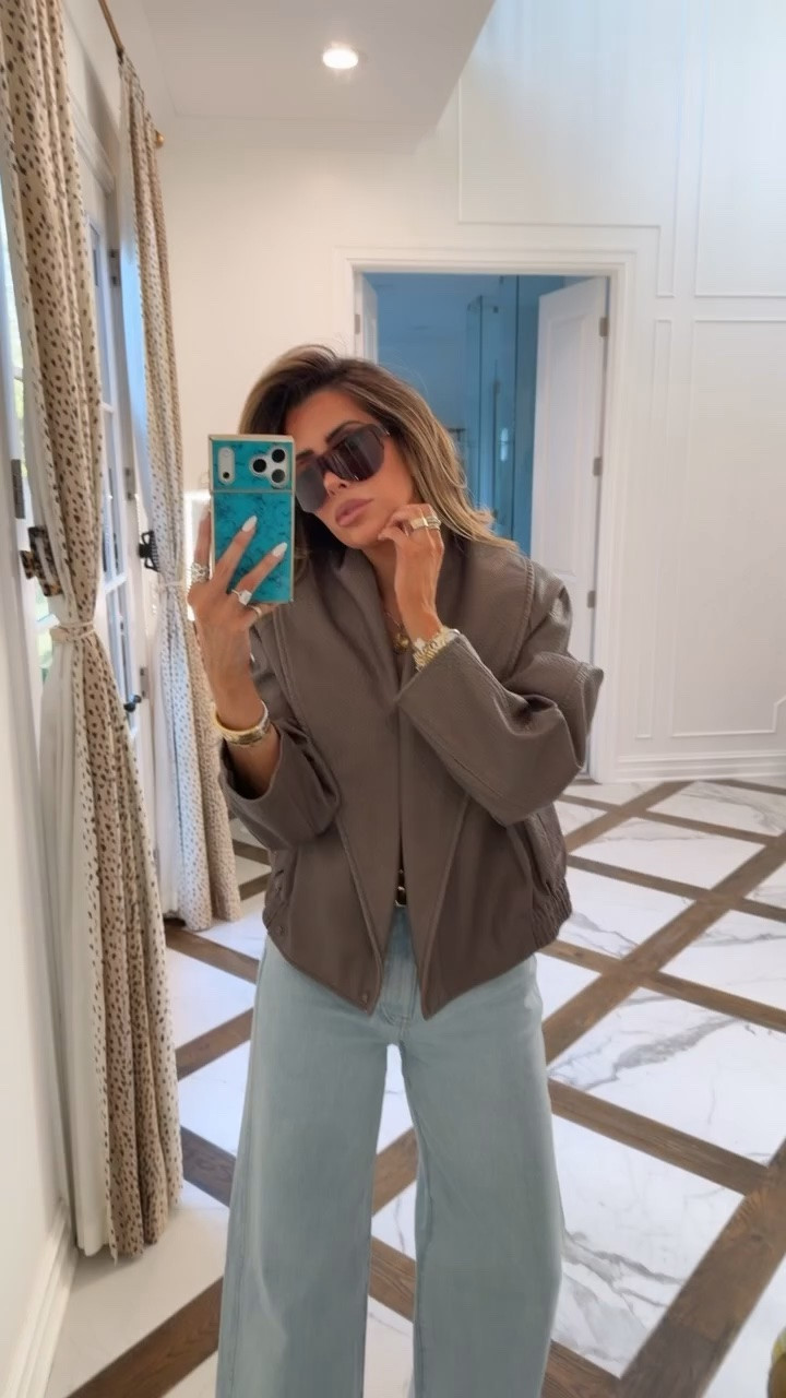 This jacket is too cute and still in stock! I’m wearing a small!! It runs oversized! 

Zara fashion, Zara finds, Fall outfits women, Autumn outfits, Fall jackets, Business casual workwear, Date night outfits, Gemma Beauty, Emily Gemma

#LTKSeasonal #LTKWorkwear #LTKgrwm
