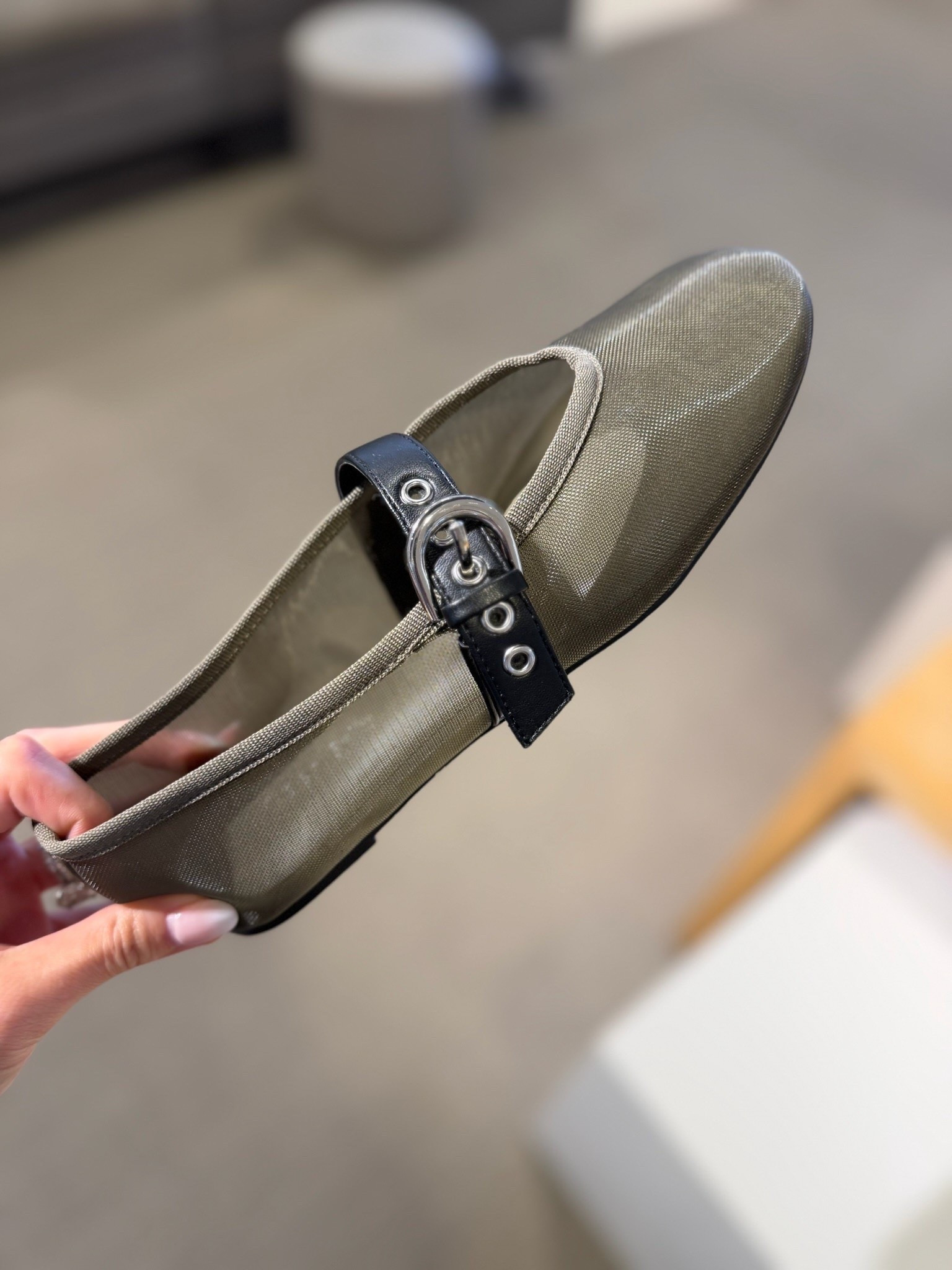 These Mary Jane flats are such a good fall shoe. The simple buckle detail gives them a little something extra, and they’re the perfect style to wear with jeans, skirts, or trousers all season long.

Mary Jane flats, fall shoes, ballet flats, buckle flats, everyday shoes, women’s flats, fall footwear, classic shoes, casual fall style, transitional outfit, annabrstyle

#LTKootd #LTKSeasonal #LTKOver40