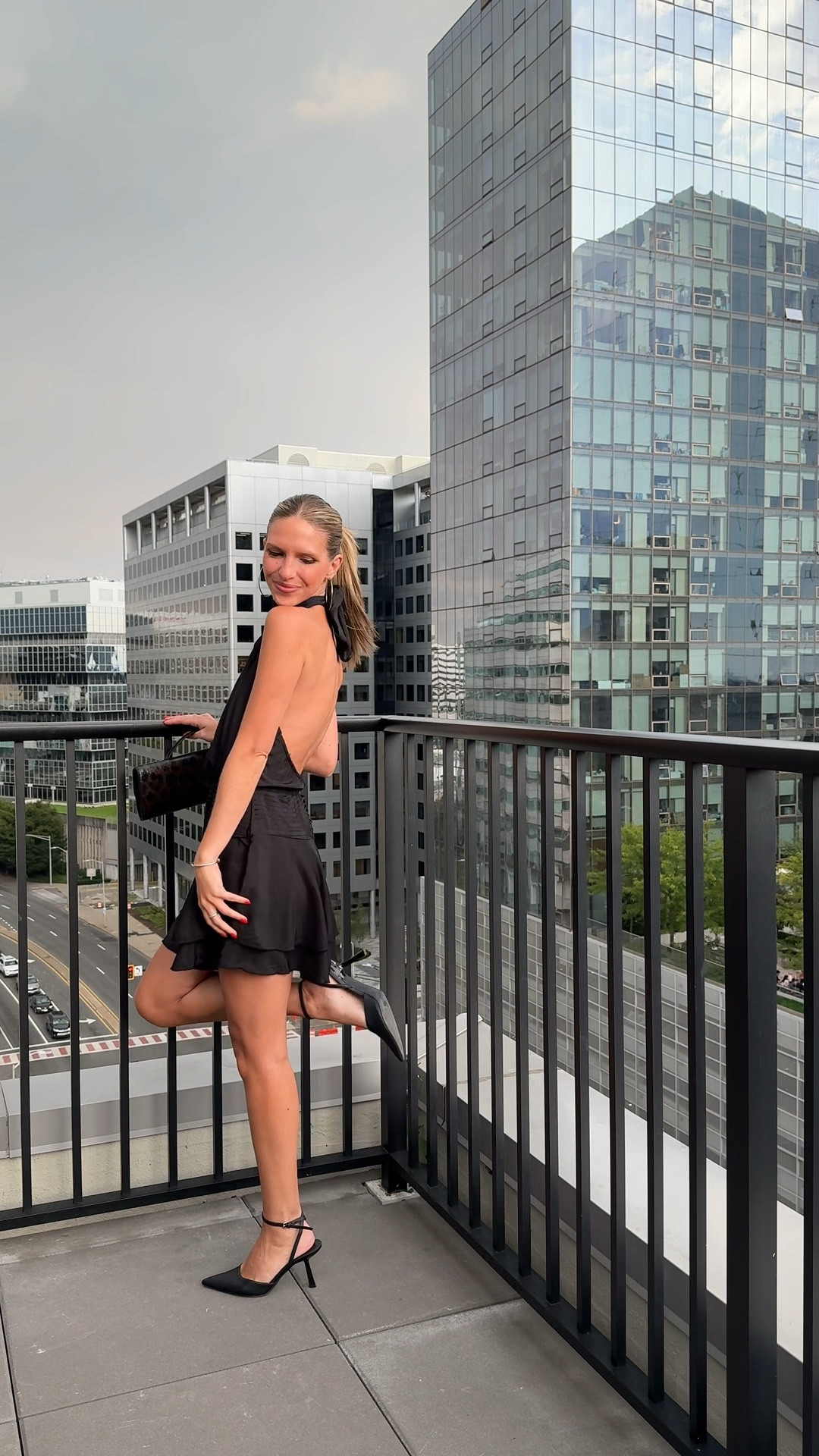 amazon, you did it again 👏🏻👏🏻 #whatIorderedvswhatigot #amazonfinds #amazonfashion #amazondress #halterminidress #backlessdress

#LTKStyleTip #LTKParties #LTKFindsUnder50