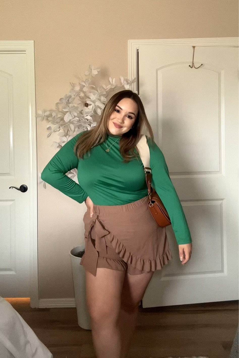 Green and shades of brown > 🤎🥑💫 