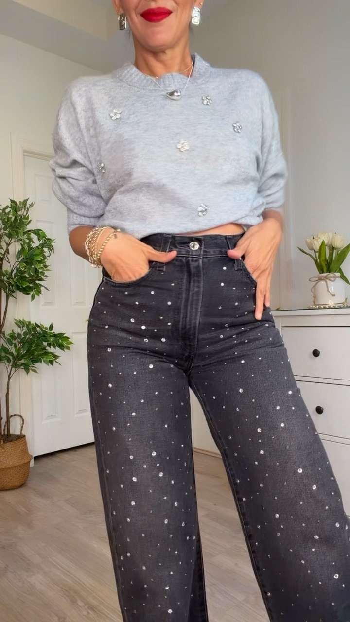 Wearing a size 27 x34 in jeans. There’s no stretch, I size up. 
Lipstick is ruby woo.
Size m in blazer and sweater.
Size S in top. 

#LTKGiftGuide #LTKSaleAlert