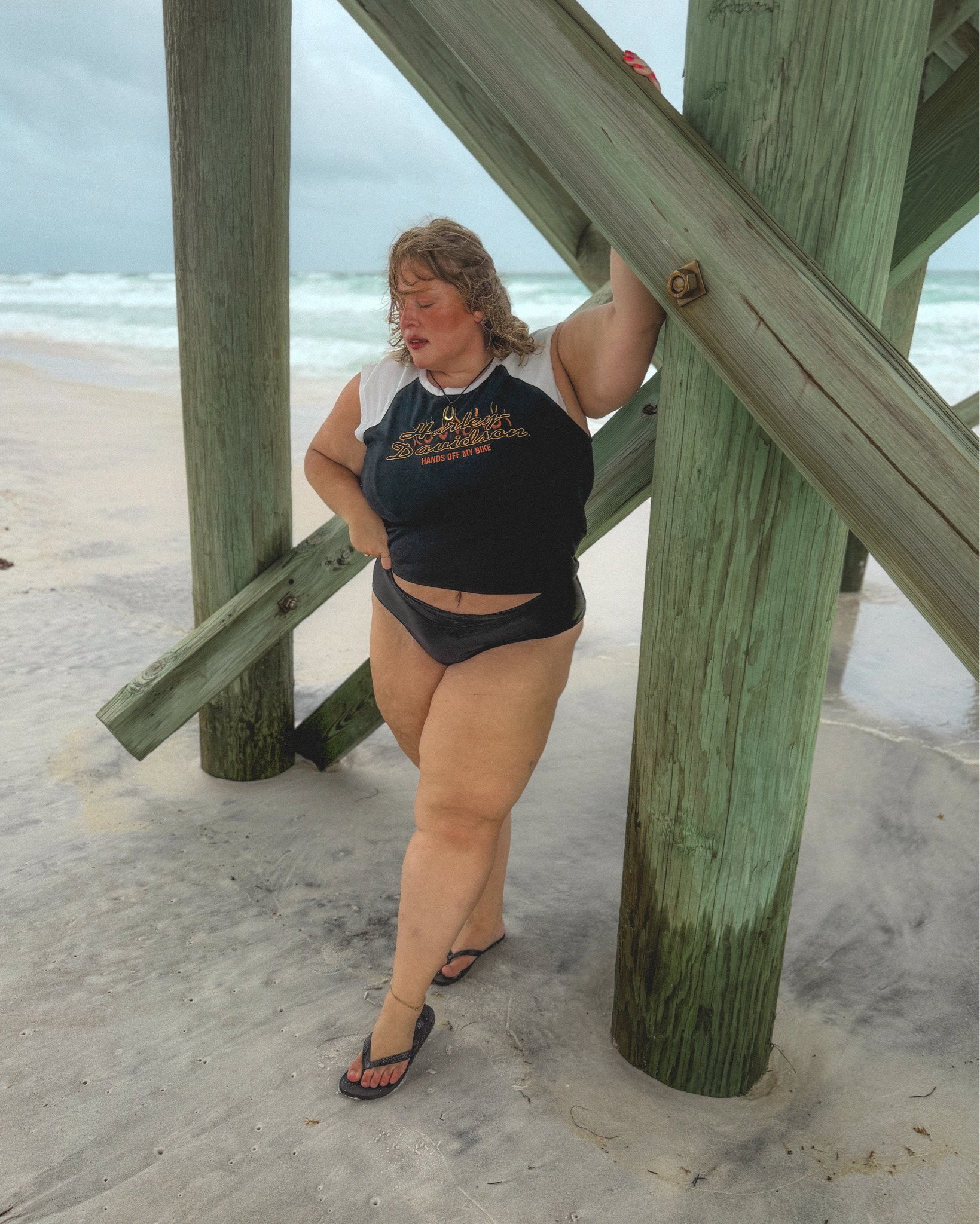 back in black 🖤🌊
.
#plussizeswimsuit #harleydavidson #harley #backinblack #curvyswimwear