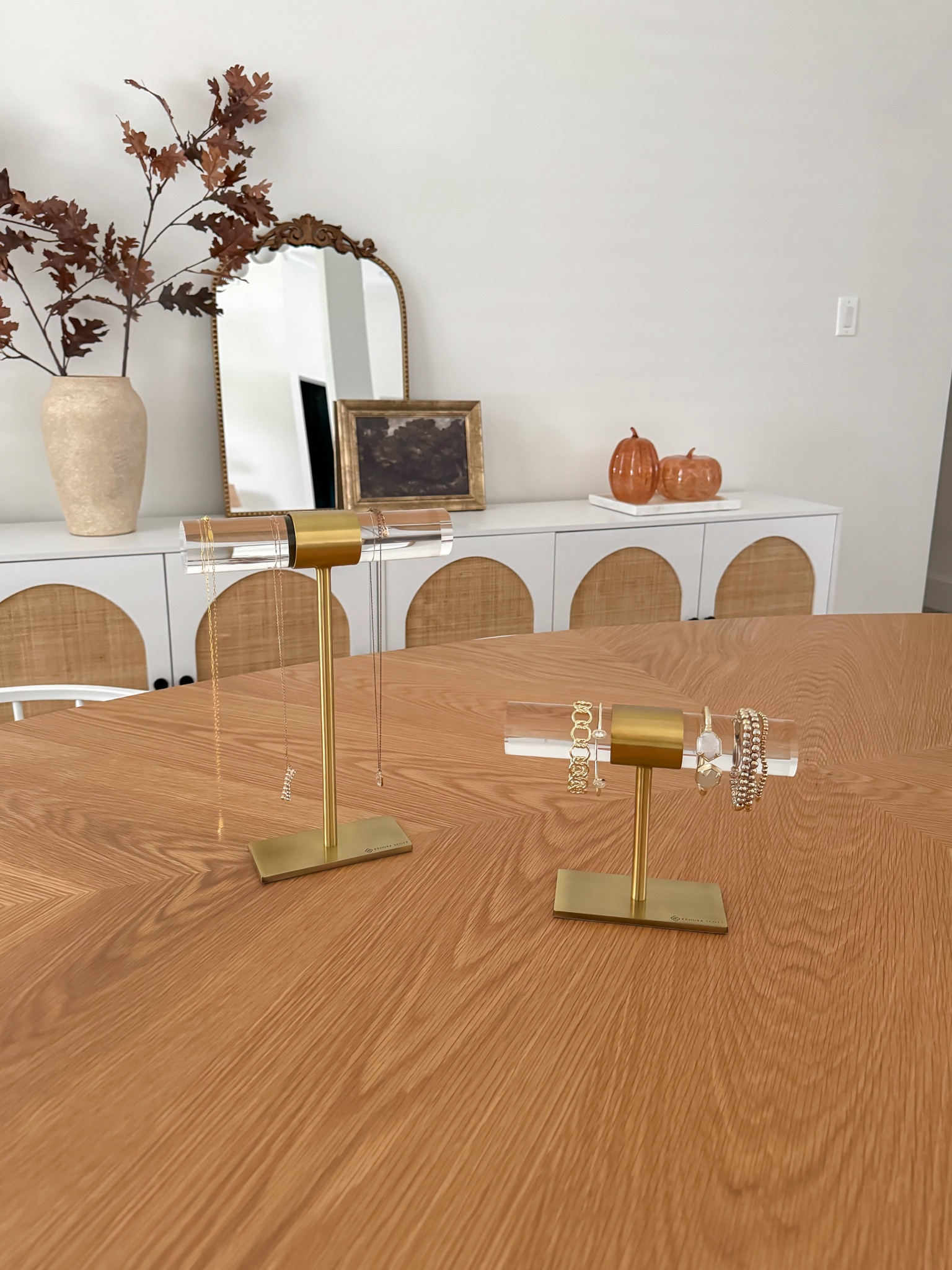 Kendra Scott antique inspired jewelry stands under $100

#jewelry #closet #organization #kendrascott

#LTKFindsUnder100