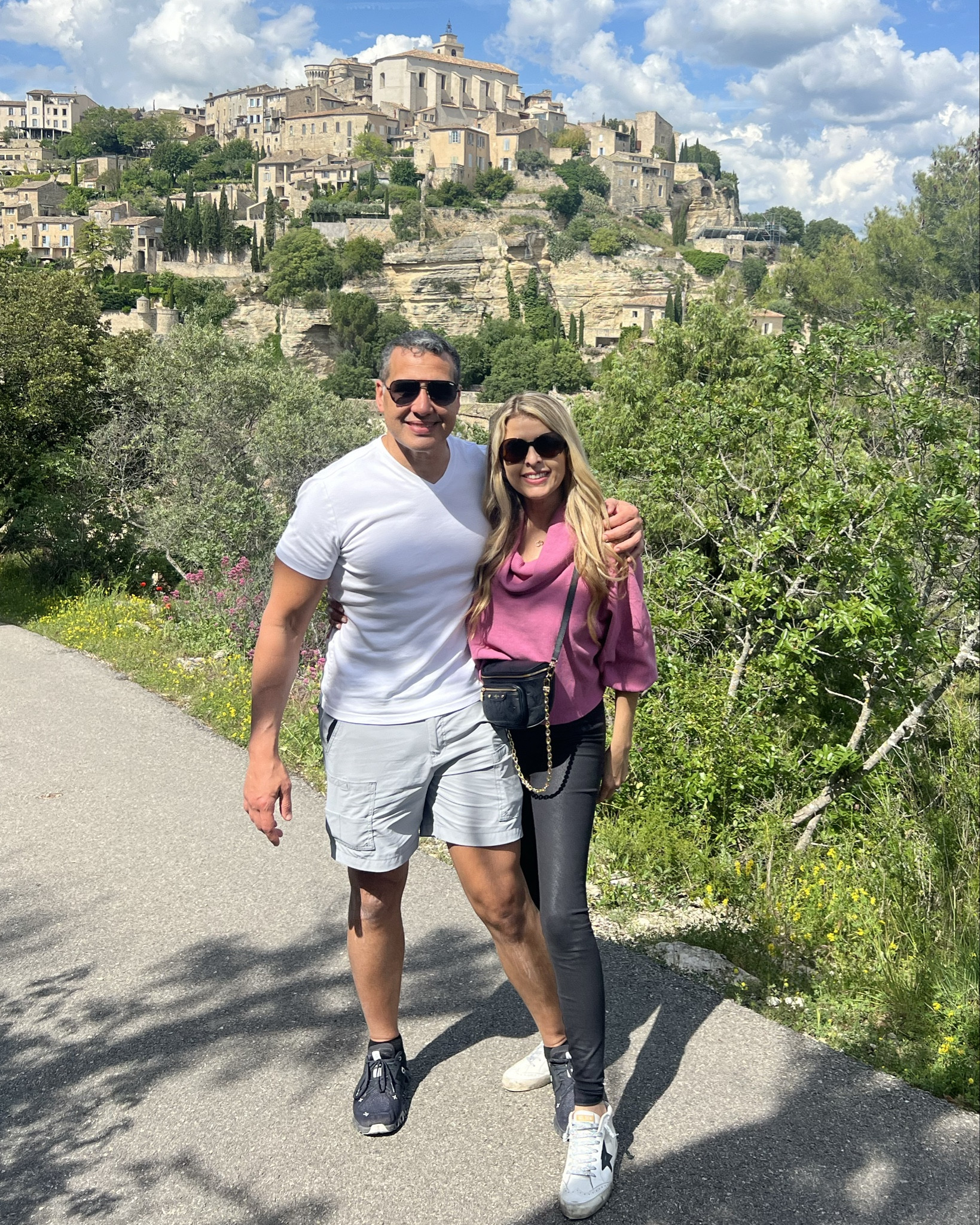 Alo Yoga 30% off 
Gordes France 🇫🇷 
Yoga pants on sale 
Shorts for men 
Shirt for men 

#LTKSaleAlert #LTKTravel #LTKFitness