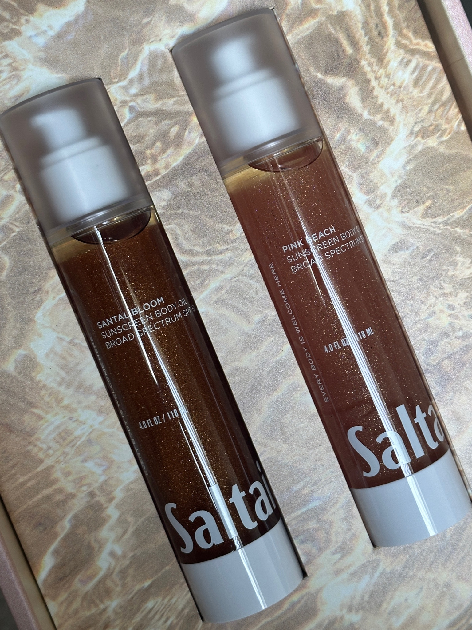 New Saltair SPF 50 body oils are so beautiful!😍

PROTECT YOUR SKIN: sunscreen body oil provides sunburn and photoaging protection while a nourishing blend of kukui and mongongo oils and vitamin C leaves skin glowing.