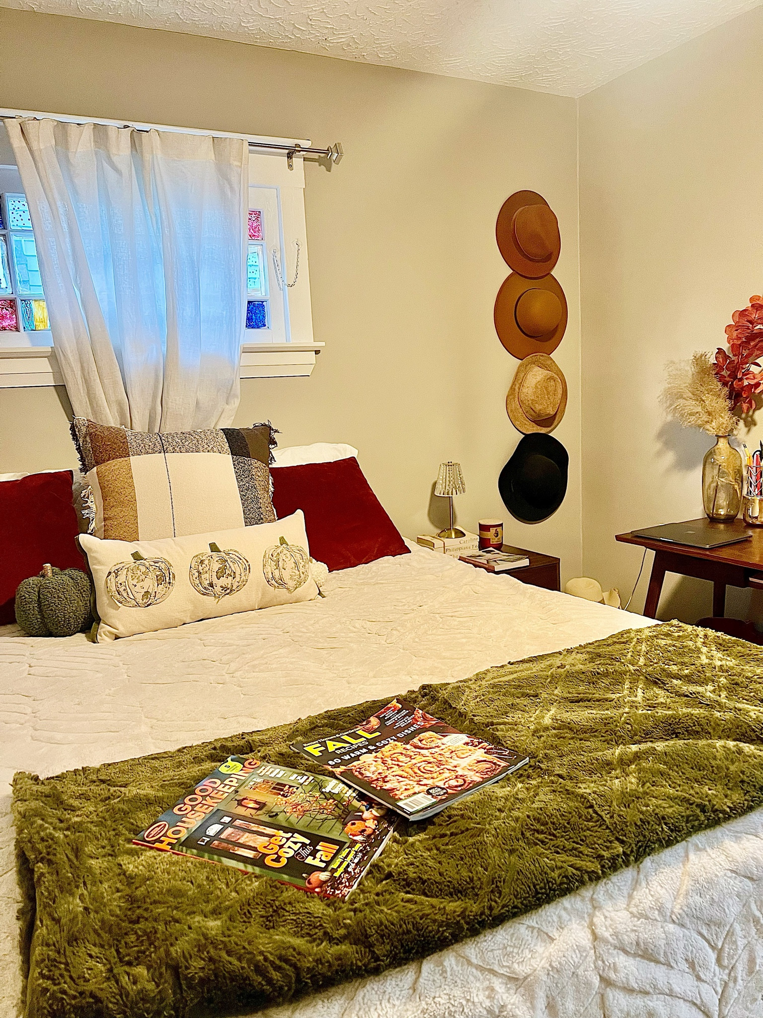 Fall decor: bedroom addition 🍂🍎

#LTKSeasonal #LTKHome #LTKFallSale