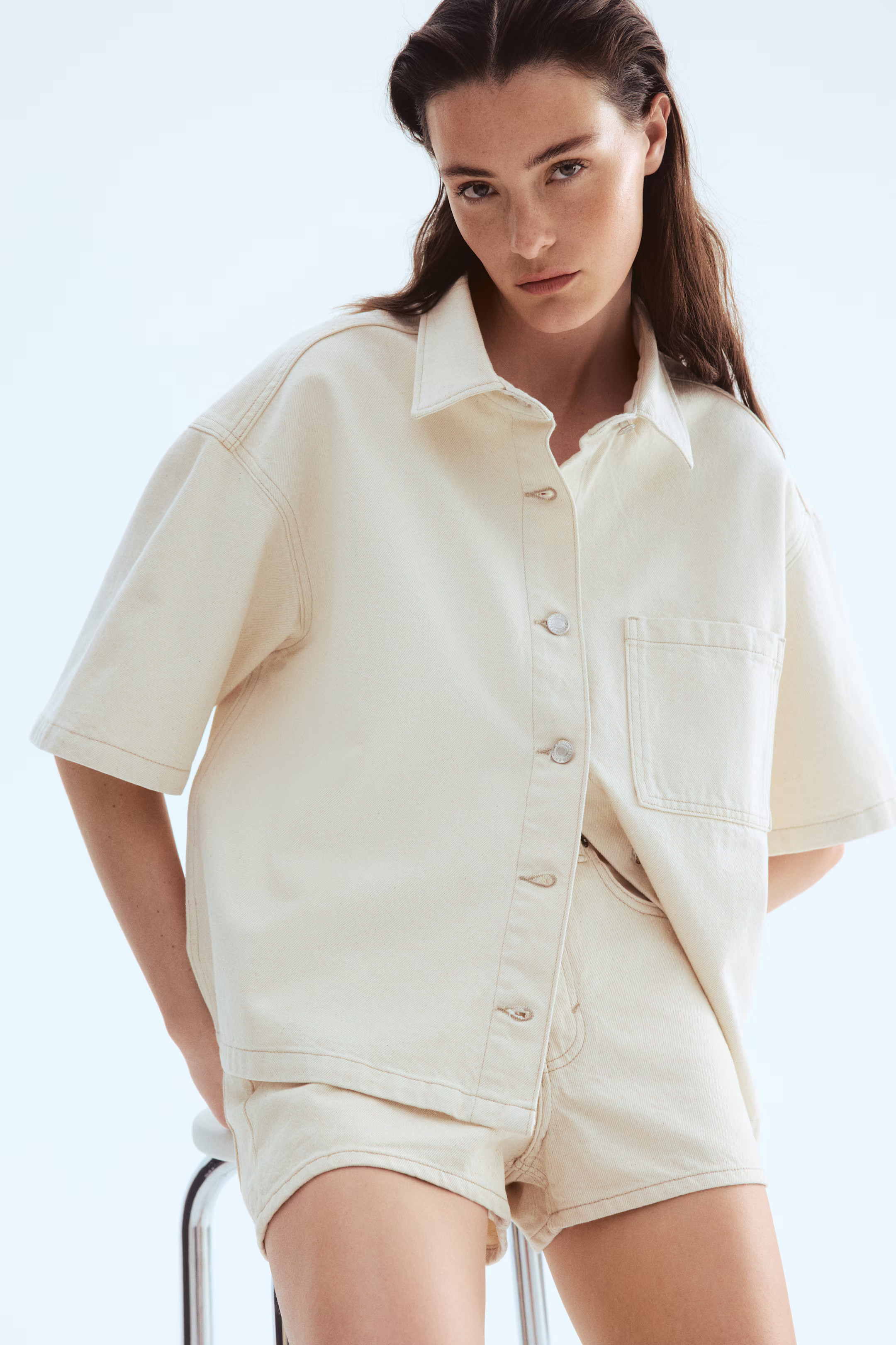 Oversized denim shirt | H&M (UK, MY, IN, SG, PH, TW, HK)