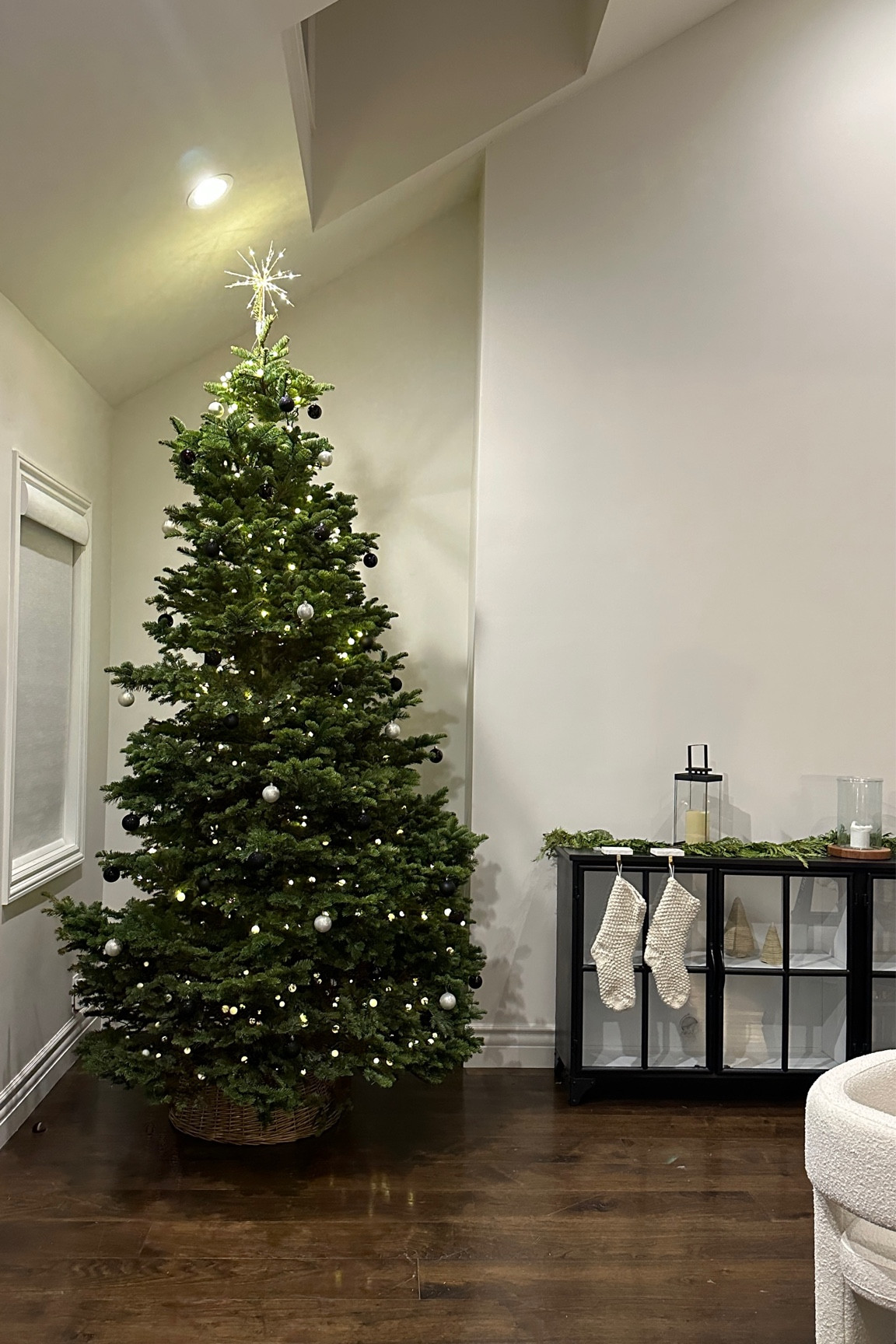 Holiday decor must haves 

#LTKSeasonal #LTKunder100