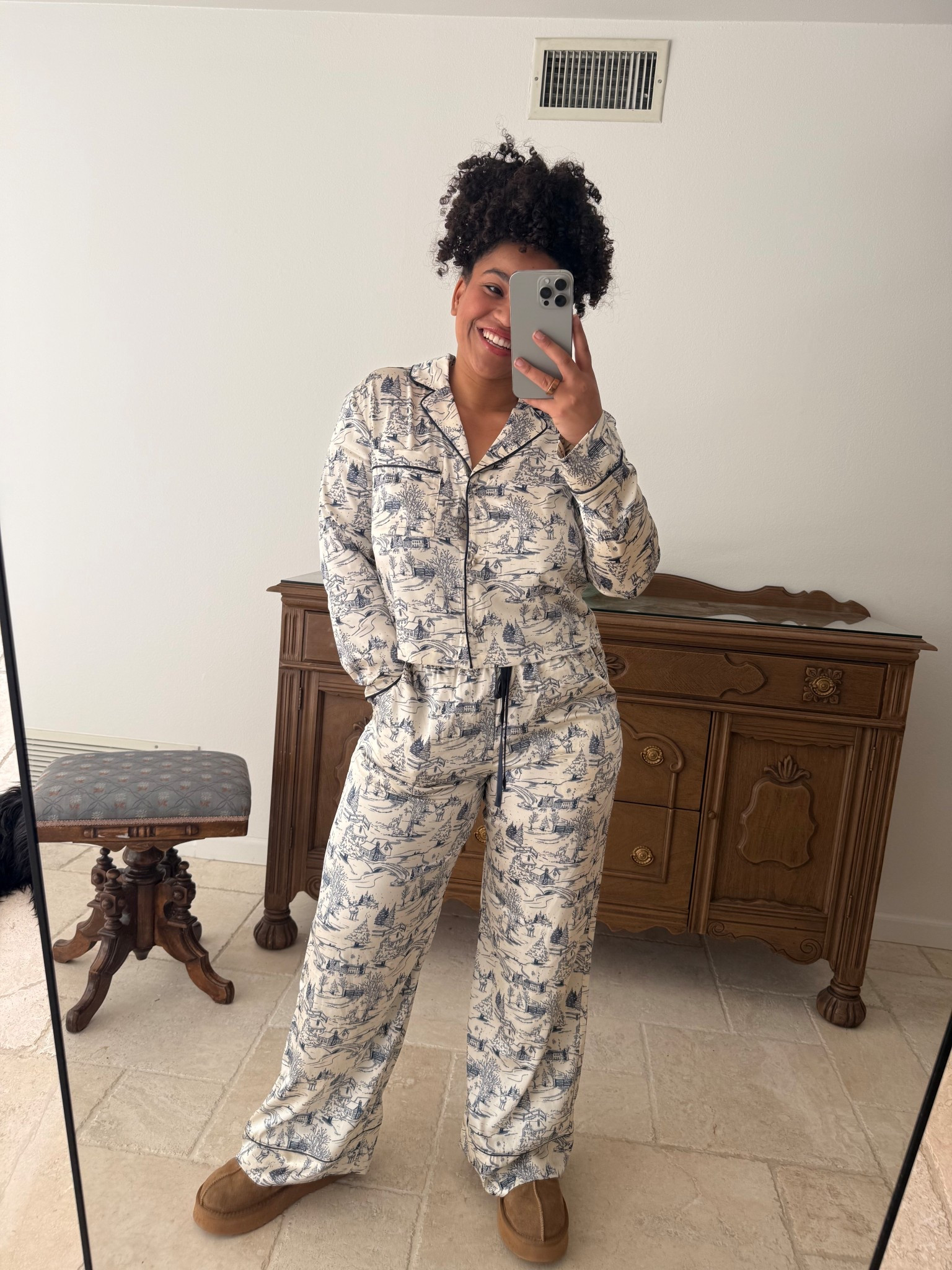 Such cozy satin pajamas!! These pajamas have the cutest blue and white pattern! Perfect for any time of the year. I’m wearing a size medium 

#LTKSeasonal #LTKHome #LTKFindsUnder100