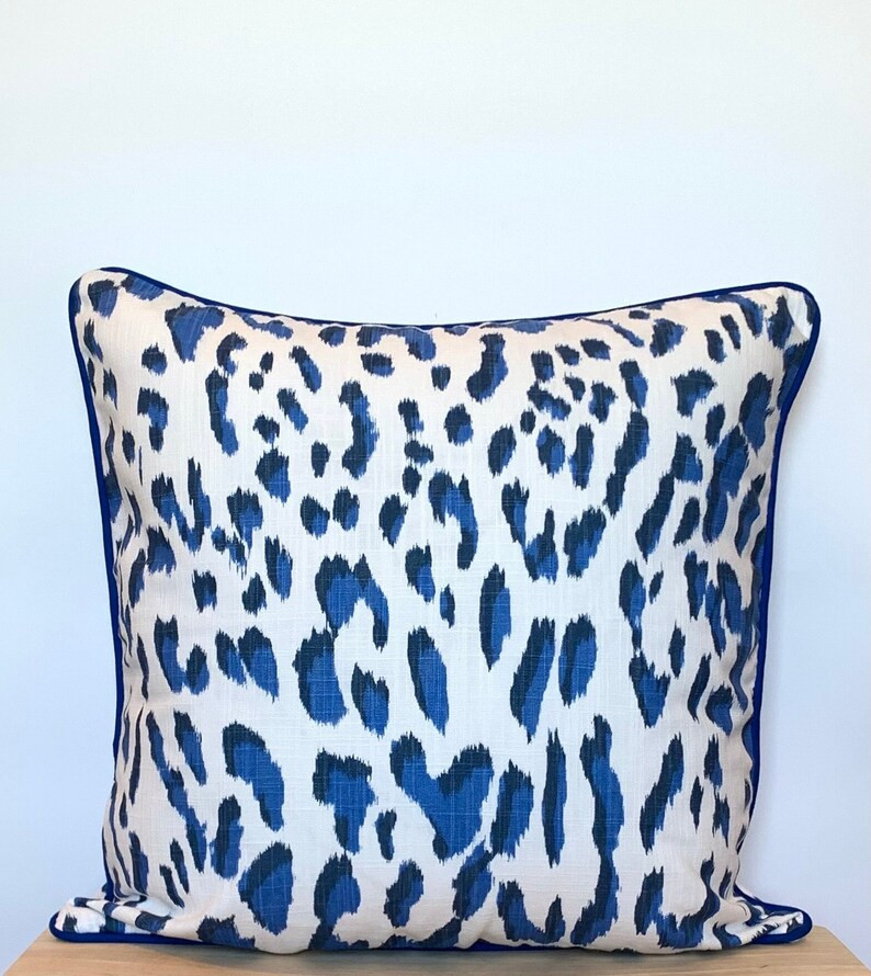 Blue and White Decorative Pillow Cover, Grandmillennial Throw Pillow, Blue Throw Pillow Covers, C... | Etsy (US)