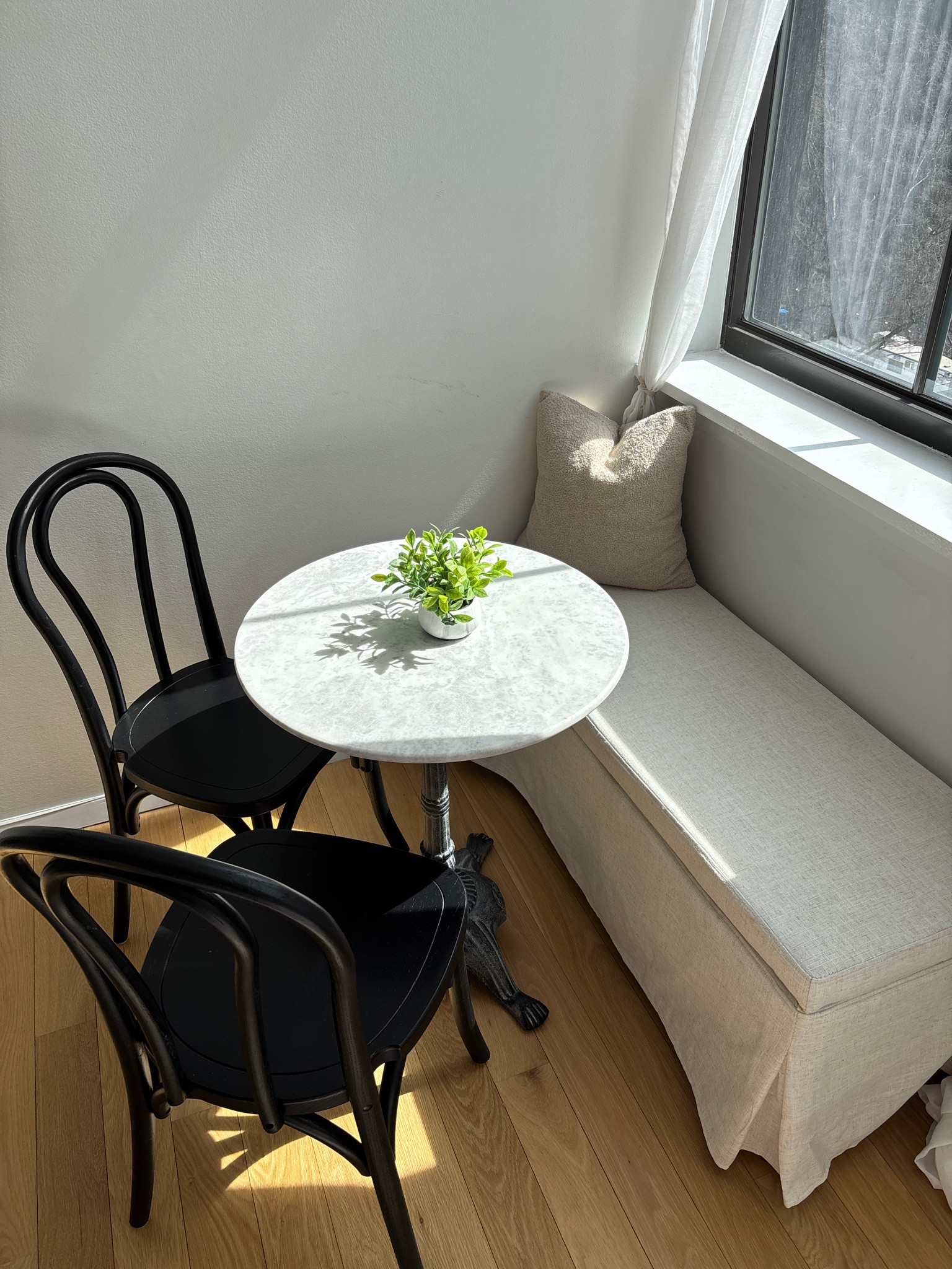 The cutest affordable breakfast nook idea! 
#home #homedecor #breakfastnook #nook #apartmentdining #smalldiningtable #seatingarea #worldmarketbistrotable #bistrotable

#LTKHome #LTKFindsUnder100