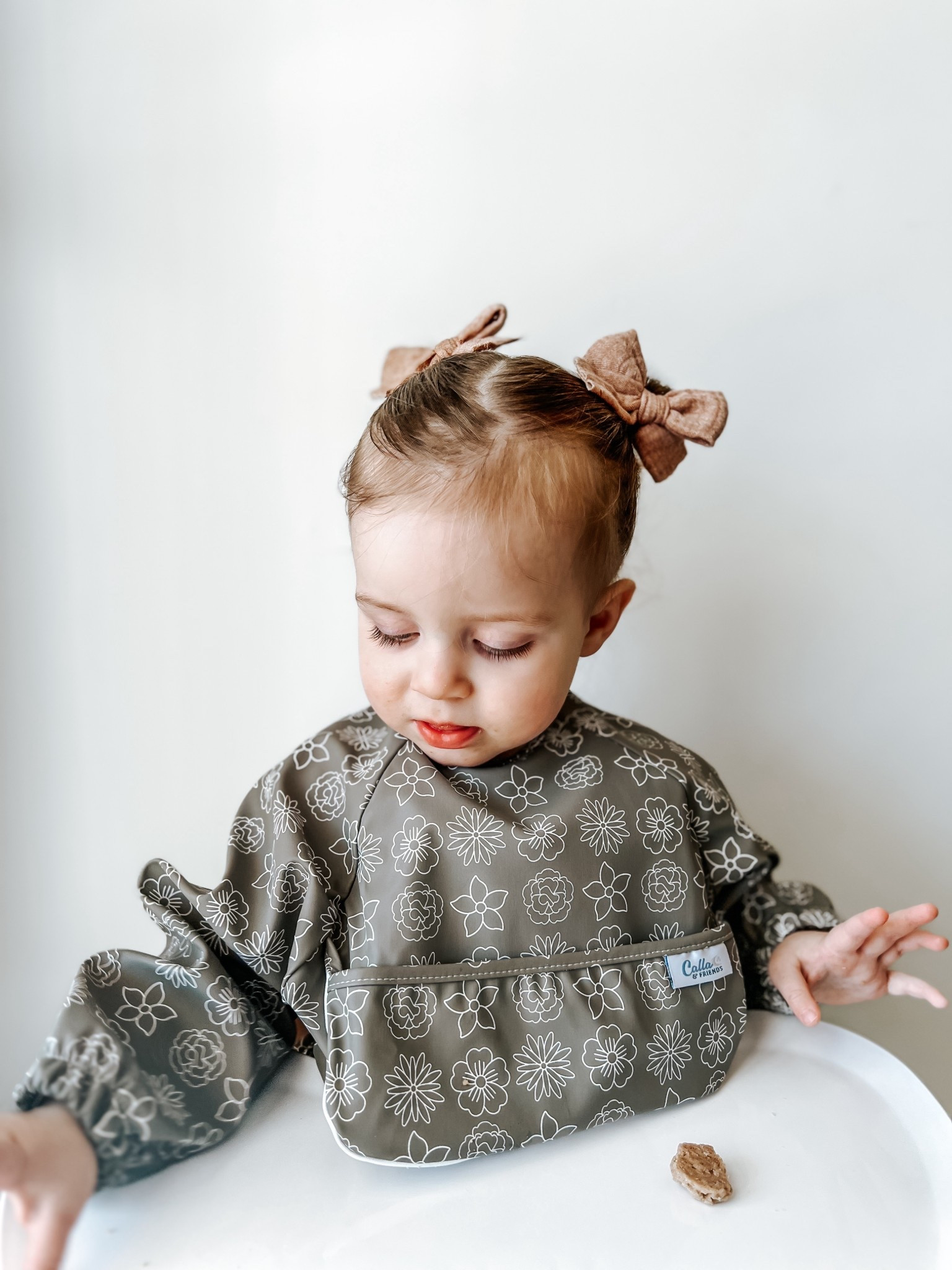 The Grayson Long Sleeve Bib is a game changer mamas!!! So perfect for messy mealtimes! The best part is you can just throw it in the washing machine when your kiddo is done eating!

You can also flip the catch all pocket inside out and it makes a great smock for sensory table play or arts and crafts!

This would be a great gift for all the little ones in your life!

#LTKBaby #LTKmomlife #LTKKids