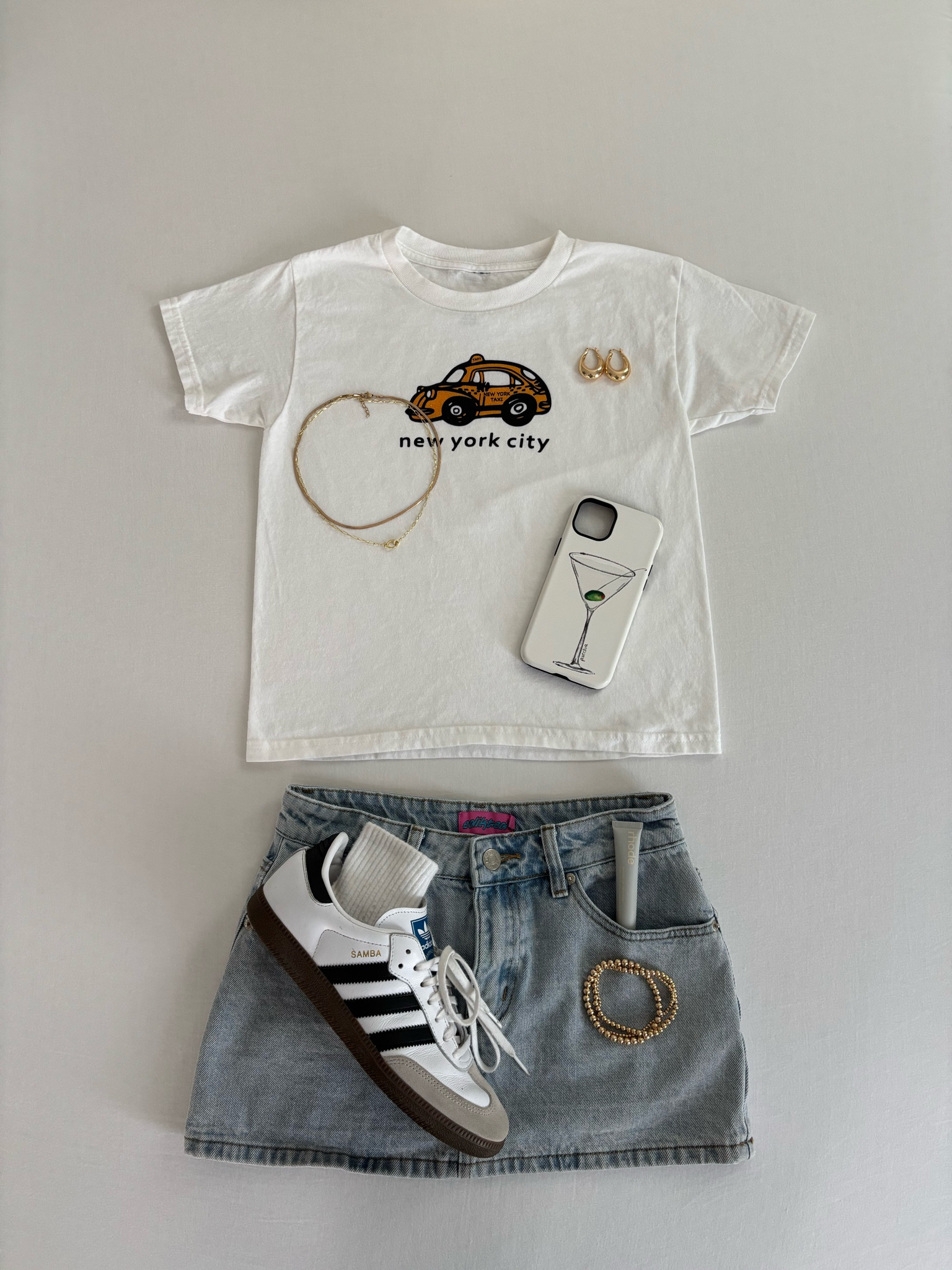 Baby tee is from Pink is Blue and the case is from Pachha cases