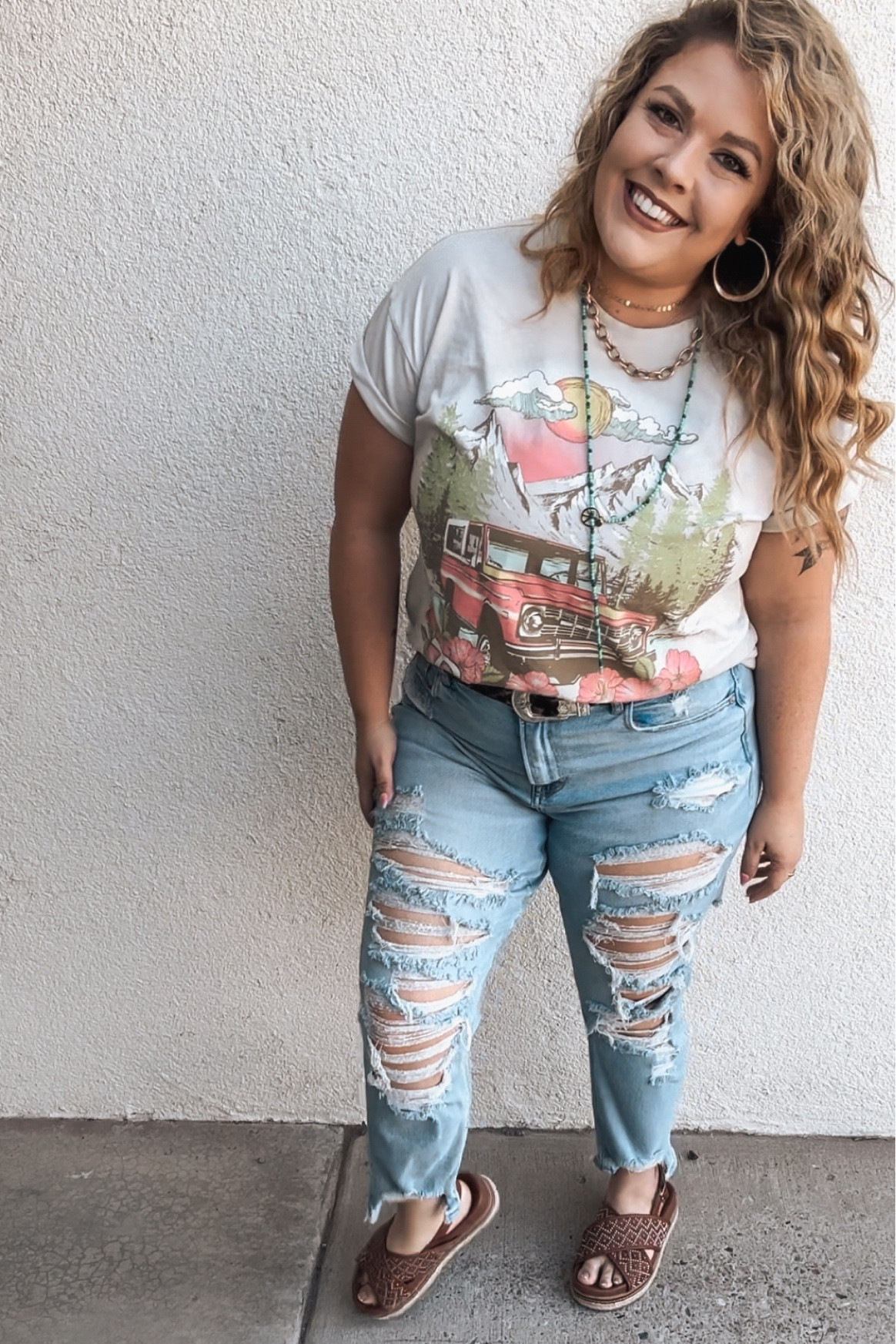 Crimped hair Hollister tees

#LTKcurves