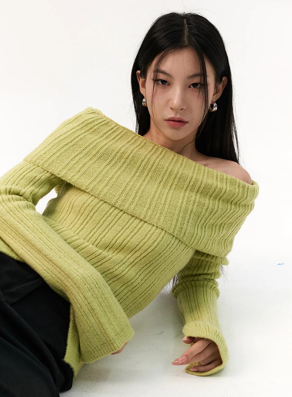 Off-Shoulder Rib Sweater IO320 | Lewkin
