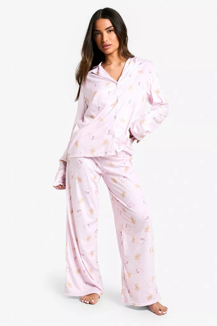 Petite Gingerbread Man Print Pyjama Set | Boohoo.com (UK & IE)