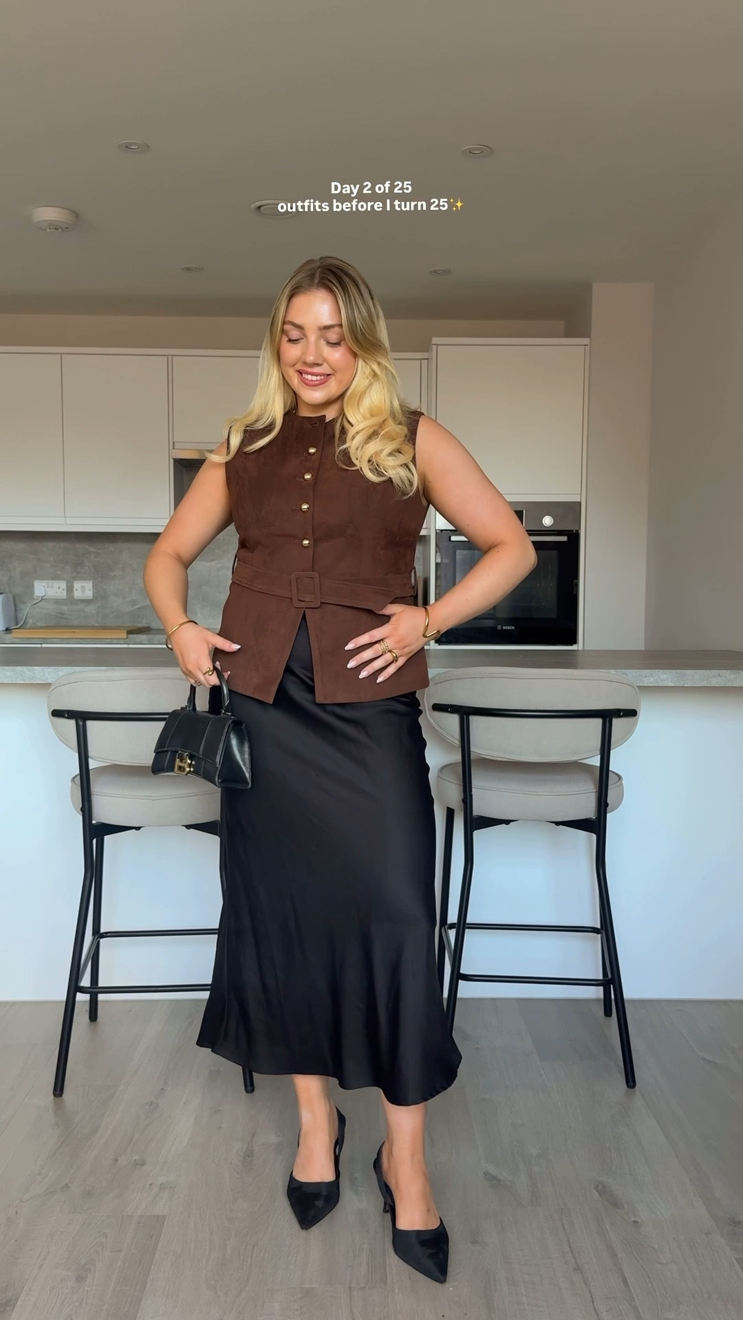 Day 2 of 25 outfits before I turn 25🤍 

Autumn outfit
Suede 
Autumn fit
Skirt 
Satin skirt
Suede top


#LTKuk #LTKluxury #LTKautumn