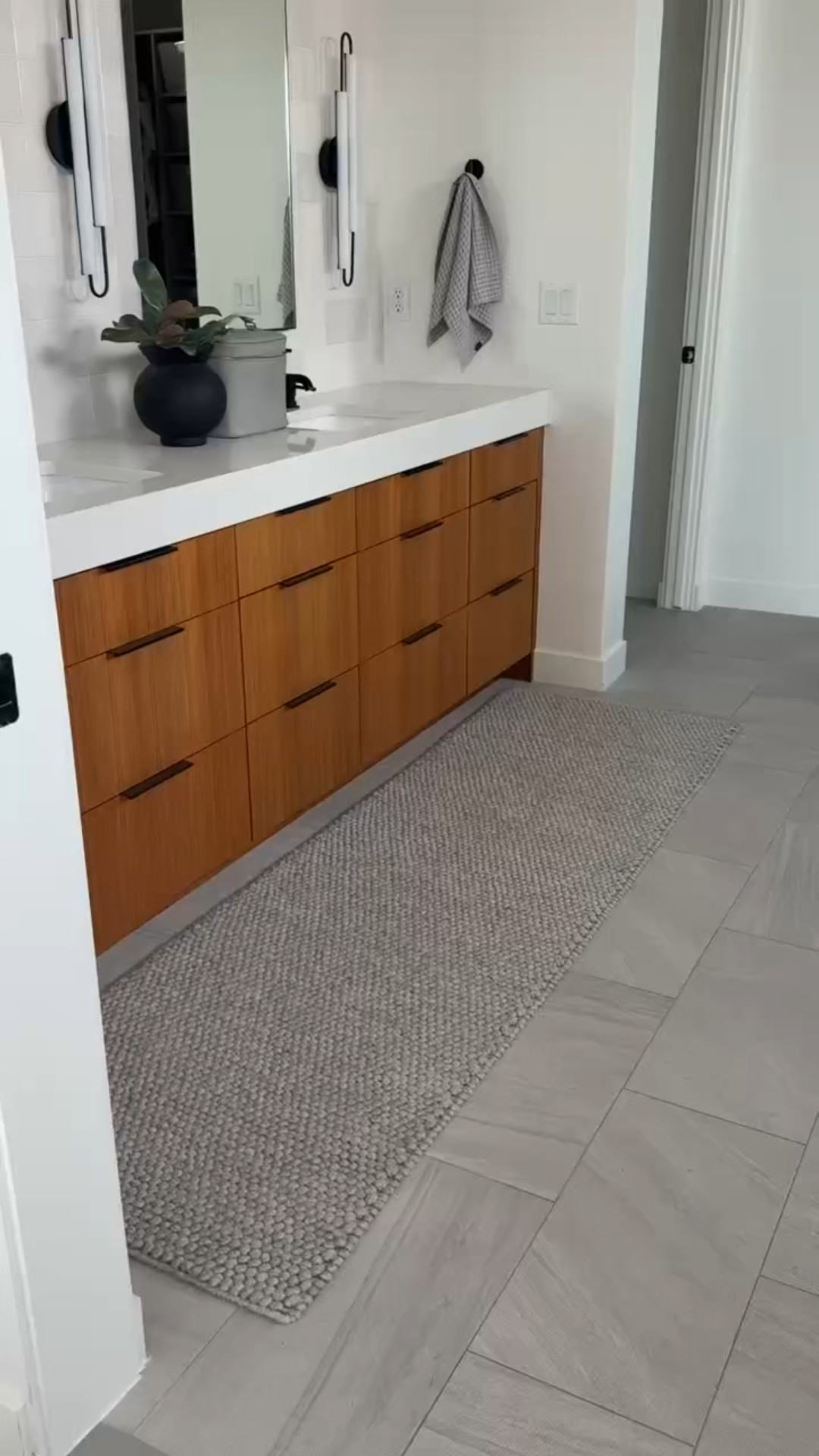 i've had this bathroom runner for 3 years + it's amazing!


#LTKmorningroutine #LTKmomlife #LTKHome