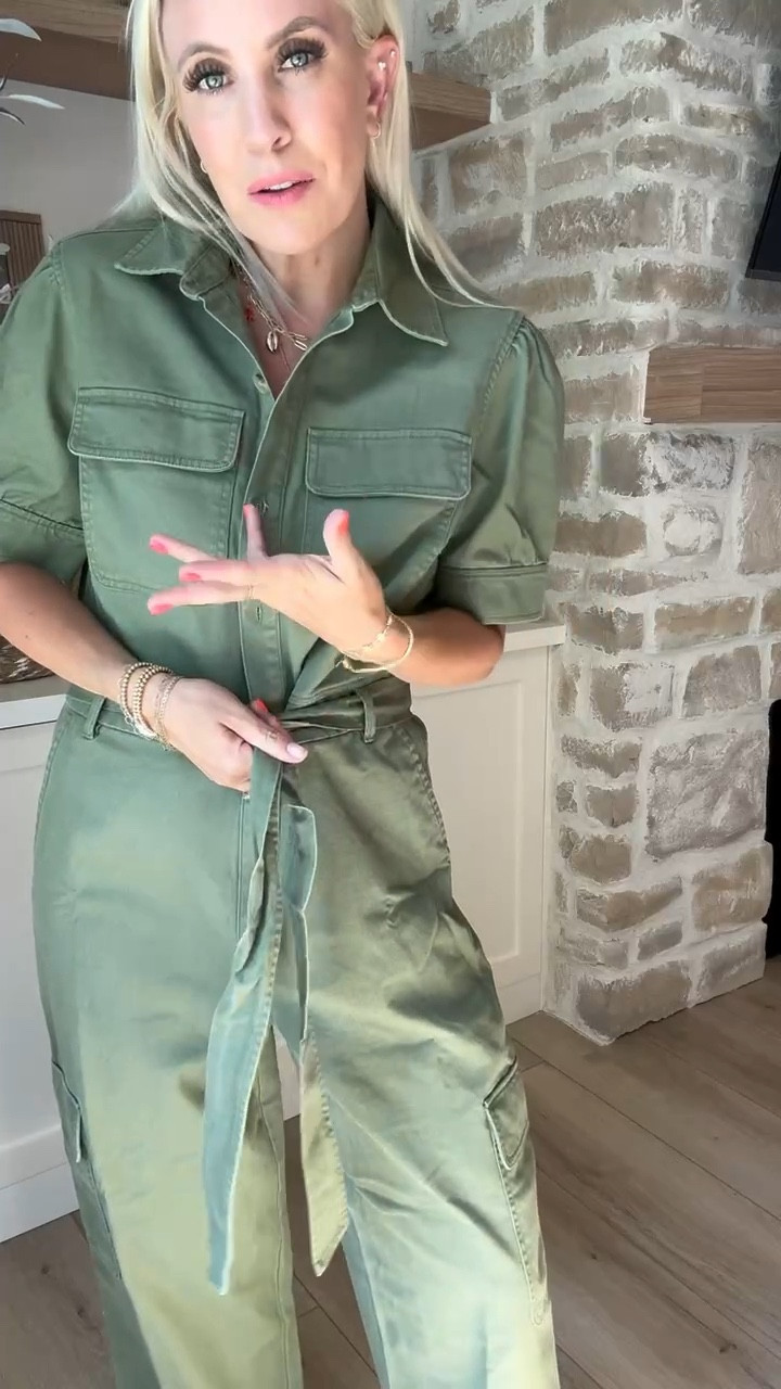 I try these every time Walmart comes out with them and for some reason I can’t make them work for me. However, I still wanted to show it if any of you wanted to try it out! I’m wearing a size small!

#LTKFindsUnder100 #LTKStyleTip #LTKFindsUnder50