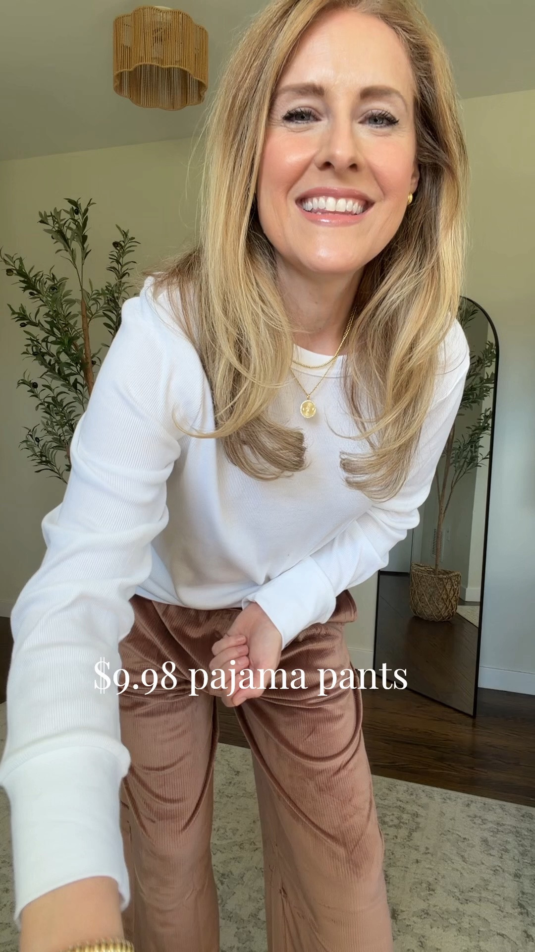 Wow these are soft and silky smooth! I’m wearing size medium.