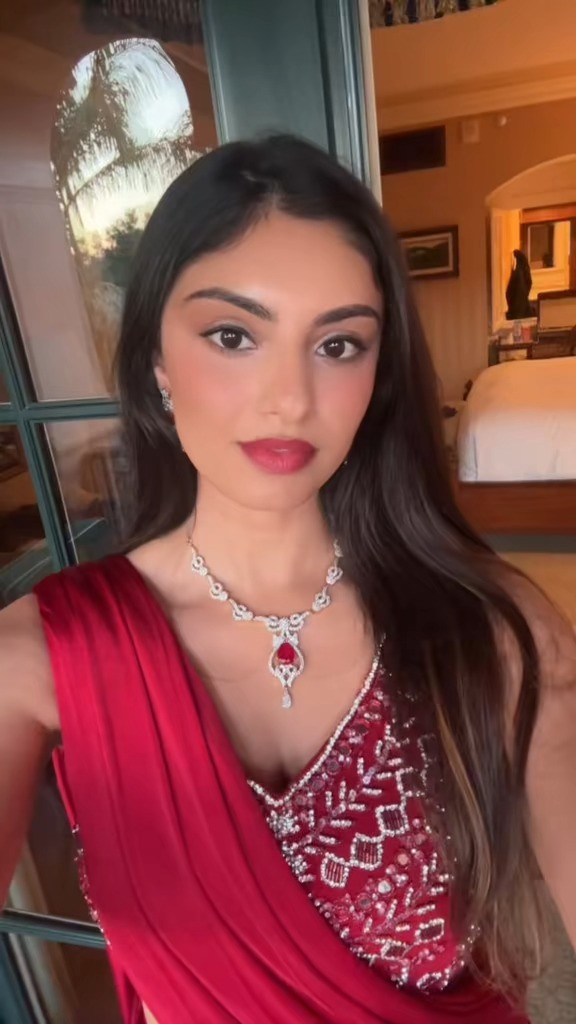 💋 NARS Satin Lip Pencil – Sleek, Smooth, and Effortlessly Chic 💋
My go-to for soft, buildable color with a creamy, satin finish that glides on effortlessly. The NARS Satin Lip Pencil gives all-day wear, intense pigmentation, and a look that’s polished but natural.

Perfect for everyday wear, workdays, or special occasions. Pair with your favorite gloss or wear solo for a minimalist, chic vibe.

💄 Why I love it:
• Smooth, creamy application
• Satin finish that’s never drying
• Buildable, long-lasting color
• Ideal for all skin tones and occasions

A makeup bag essential for a polished, effortless look ✨

#NARS #SatinLipPencil #LipstickEssentials #MakeupFavorites #EverydayMakeup #ChicMakeup #LongLastingLip #CreamyLipPencil #BeautyMustHaves #MakeupBagEssentials #LTKBeauty #CleanBeauty #EffortlessMakeup #LipColorLove #PolishedLook


#LTKWedding #LTKGiftGuide #LTKBeauty