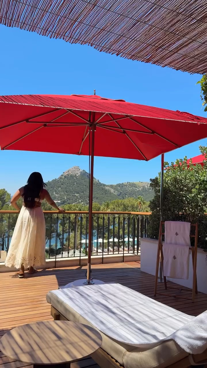 “Sorry I cannot hear you I’m kinda busy”

Busy sipping, strolling, tasting, and falling in love with Spain 💃🏽🌊🐚🇪🇸🏖️🥂 

#eurosummer #mallorca #barcelona

#LTKootd #LTKdayinmylife #LTKTravel