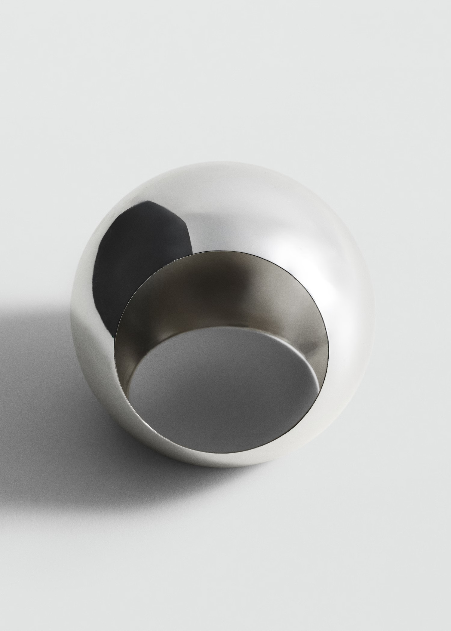 Oval rigid stainless steel bangle - Women | MANGO United Kingdom | MANGO (UK)